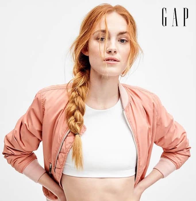 Anna Lylesのインスタグラム：「New work for @gap spring 2019 🙏 sporty braid captured by @colienarentmeester @samuelpaulmakeup @askyladelaplaine #annalylesgots」