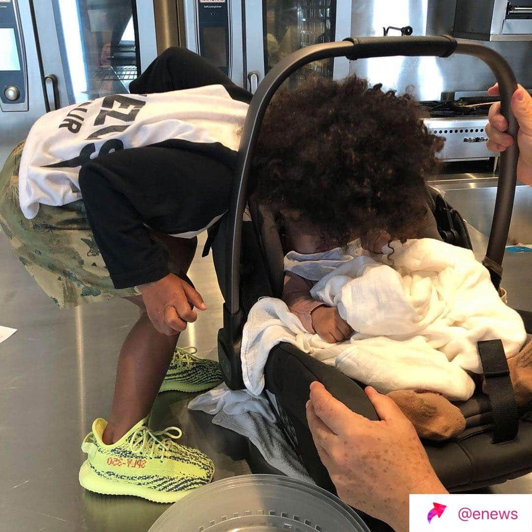 nunaさんのインスタグラム写真 - (nunaInstagram)「#Repost E! News on Instagram: “Kim and Kanye's newborn son will always be able to count on his big brother Saint to have his back. (📷: Instagram)” . . . . . . . #nuna #nuna_us #PIPAlitelx #infantcarsest #carseat #family #newborn #celebrity #saintwest #kimkardashianwest #kimk #kimkardashian #kanyewest #kimandkanye」5月14日 2時45分 - nuna_usa