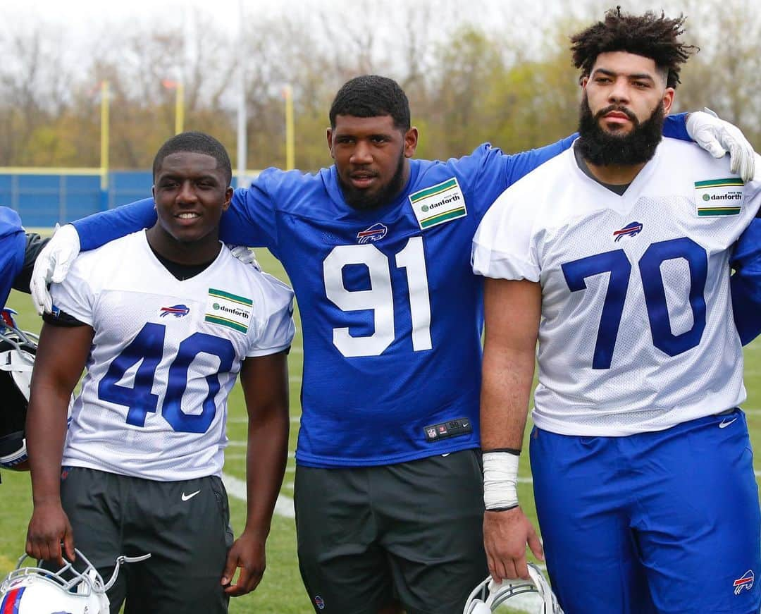 NFLさんのインスタグラム写真 - (NFLInstagram)「The @buffalobills’ top three draft picks! 🐃🐃🐃 @edoliver_11 @cody_ford74 @motor_singletary5 📷: Jeffrey T. Barnes/AP」5月14日 3時00分 - nfl