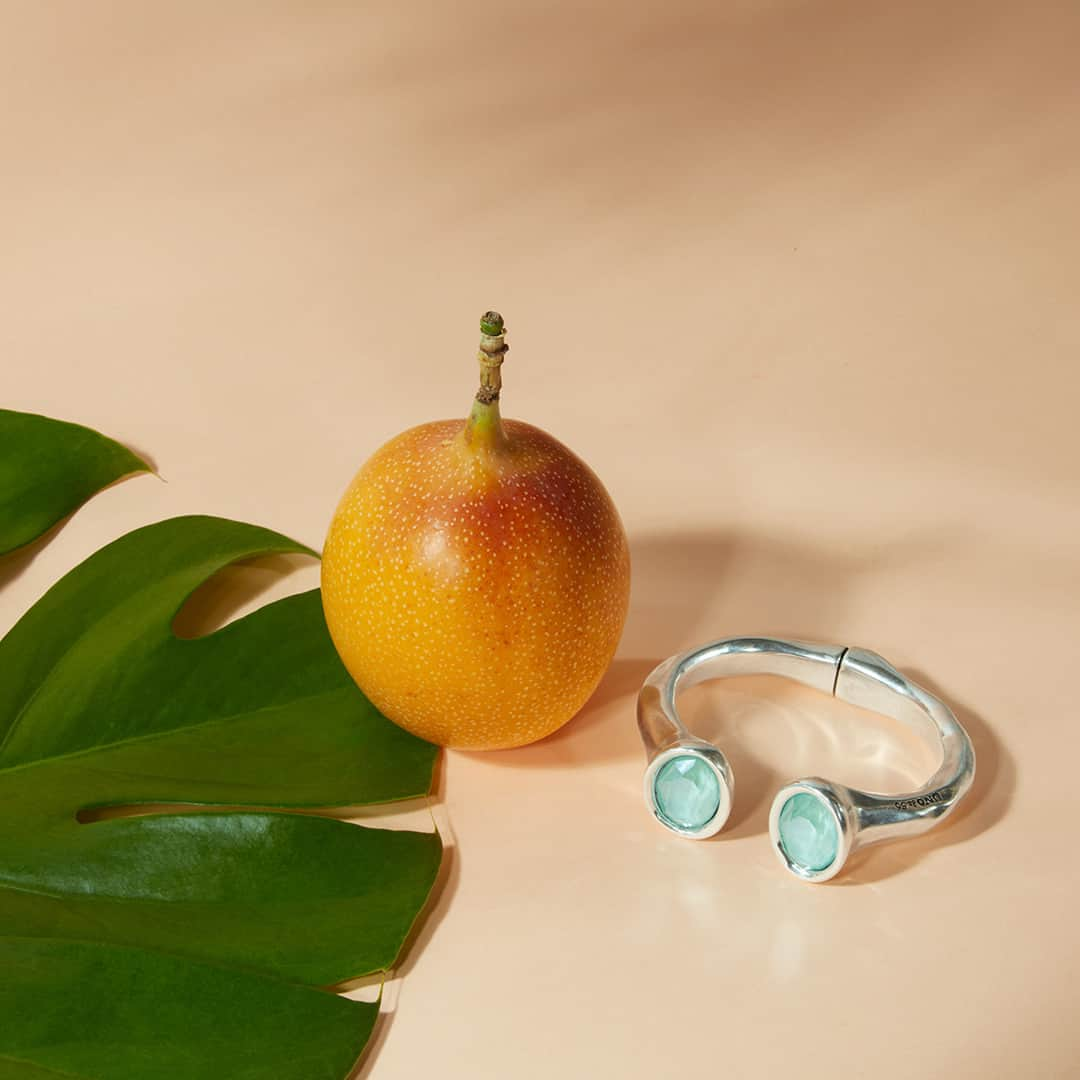 ウノデシンクエンタさんのインスタグラム写真 - (ウノデシンクエンタInstagram)「🍊🌿Elegant, unique and bright🌿🍊 #SHINEON #UNOde50 🍊🌿Elegante, único y brillante🌿🍊 #SHINEON #UNOde50」5月14日 3時02分 - unode50