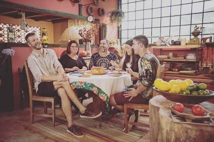 Rodrigo Hilbertさんのインスタグラム写真 - (Rodrigo HilbertInstagram)「Hj no nosso #temperodefamilia no @gnt vou receber esses @ofilhodatruta . Que família incrível!!! Brigado Tatu, Raquel, Gabriel e Marcella」5月14日 3時17分 - rodrigohilbert