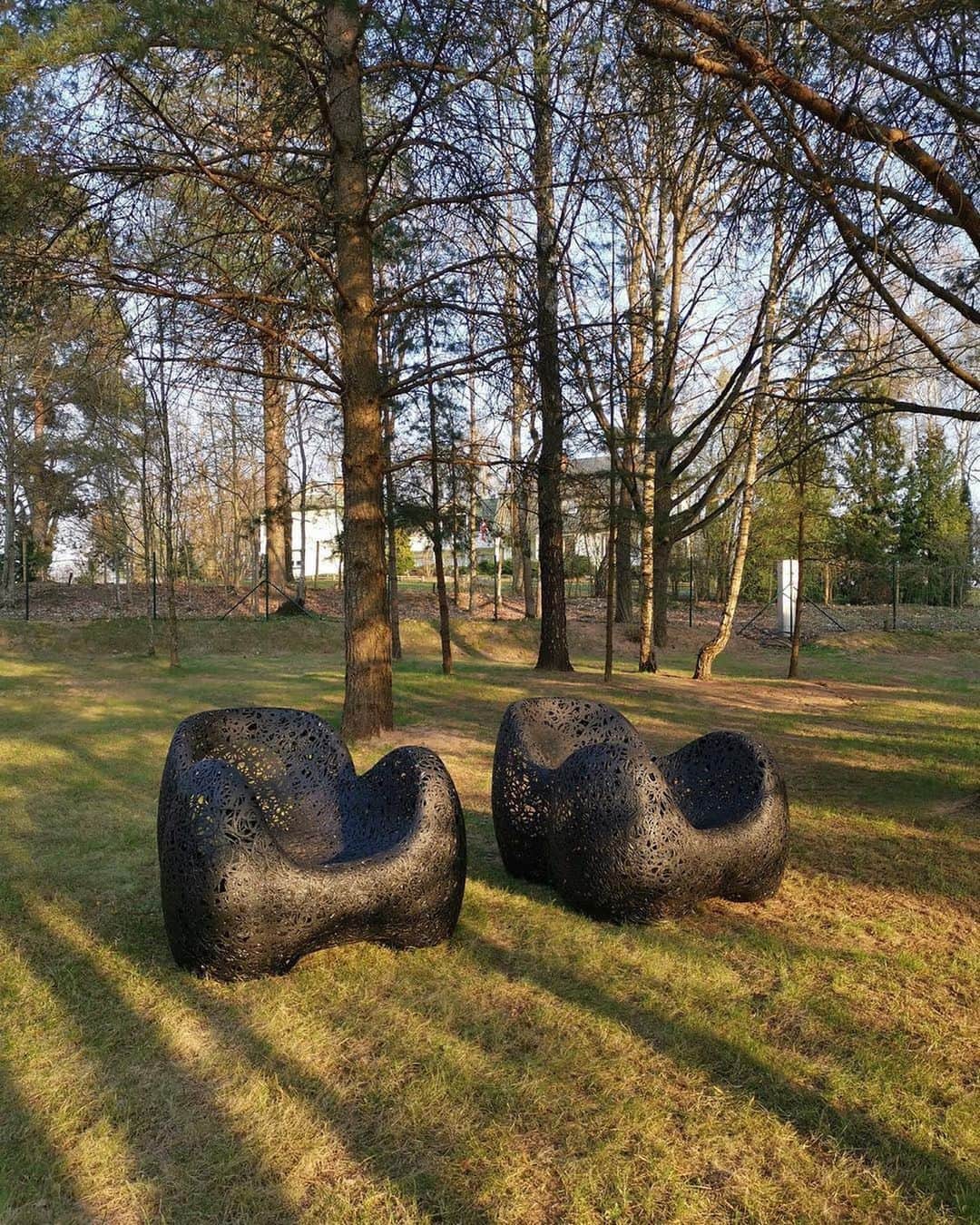 Inspirationさんのインスタグラム写真 - (InspirationInstagram)「Cadeiras de pedra vulcão artesanal! Caem como uma luva em ambientes ao ar livre! Amei! #decoreinteriores #decorcriative. Follow @interior.inspira __________________ Design by Laviture Local: Riga, Letônia」5月14日 8時49分 - decorcriative