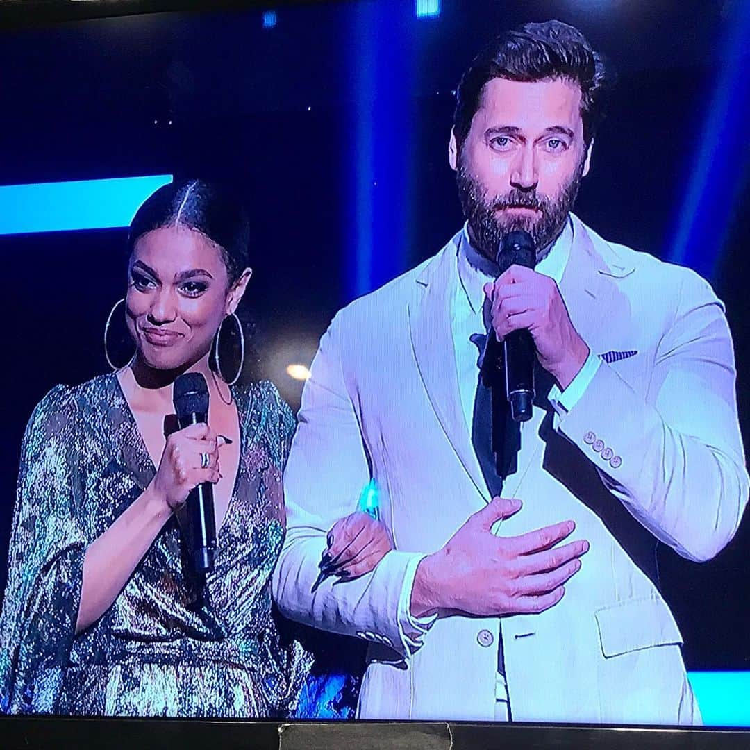 フリーマ・アジェマンさんのインスタグラム写真 - (フリーマ・アジェマンInstagram)「Upfronting with the relatively handsome, marginally talented @ryaneggold Meh.🖤 #Upfronts #2019 @nbcnewamsterdam #nbcu2019 RADIO CITY MUSIC HALL BABY!!!!! GAhHh!!!!! 💥」5月14日 3時30分 - freemaofficial