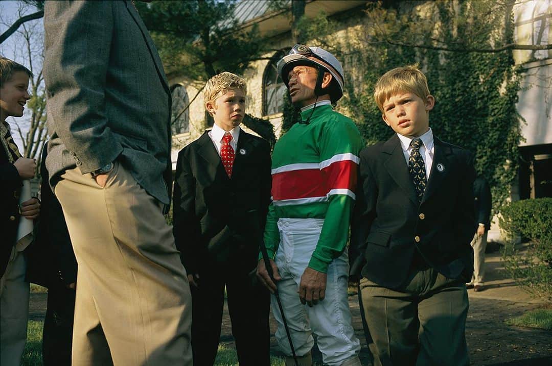 のインスタグラム：「Photo by @melissafarlow | Premier jockeys chat before a race at the Keeneland Racecourse in Lexington, Kentucky. #Kentucky #Racing」