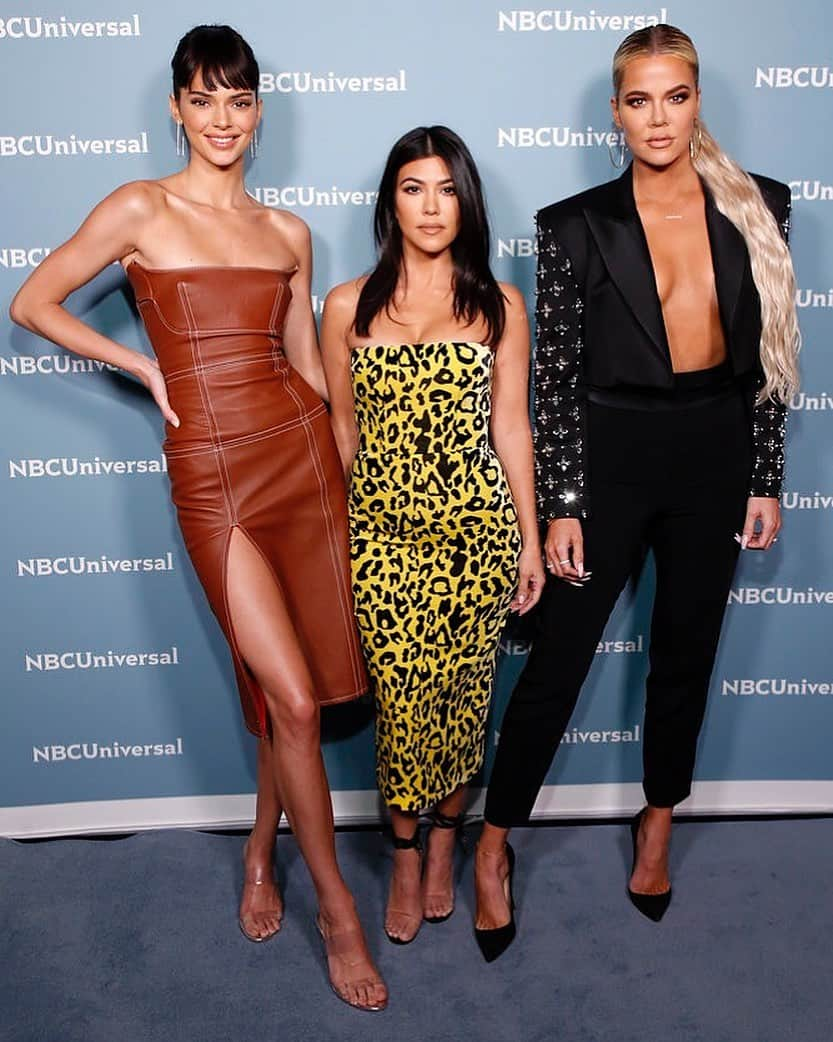 Just Jaredさんのインスタグラム写真 - (Just JaredInstagram)「@kendalljenner @kourtneykardash and @khloekardashian attend the NBC Universal upfront event to promote @kuwtk! #KendallJenner #KourtneyKardashian #KhloeKardashian Photo: NBC」5月14日 4時26分 - justjared