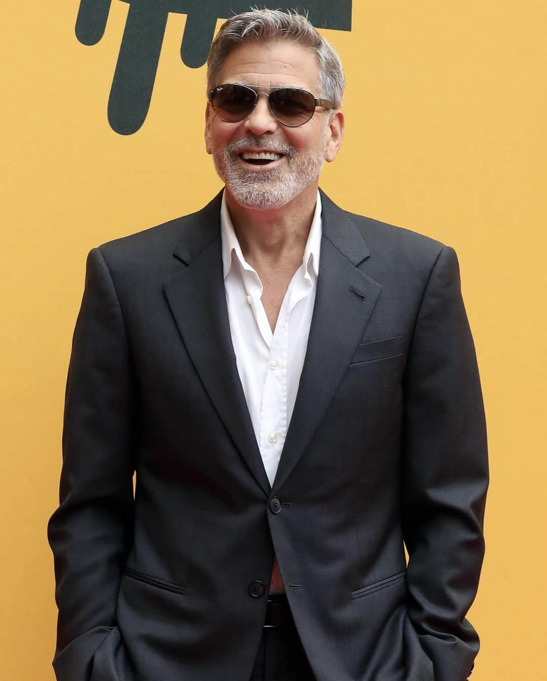 Just Jaredさんのインスタグラム写真 - (Just JaredInstagram)「George Clooney with co-stars Christopher Abbott and Kyle Chander at their @catch22onhulu photo call in Rome! See more on JustJared.com #GeorgeClooney #Catch22 Photos: @gettyimages」5月14日 4時38分 - justjared