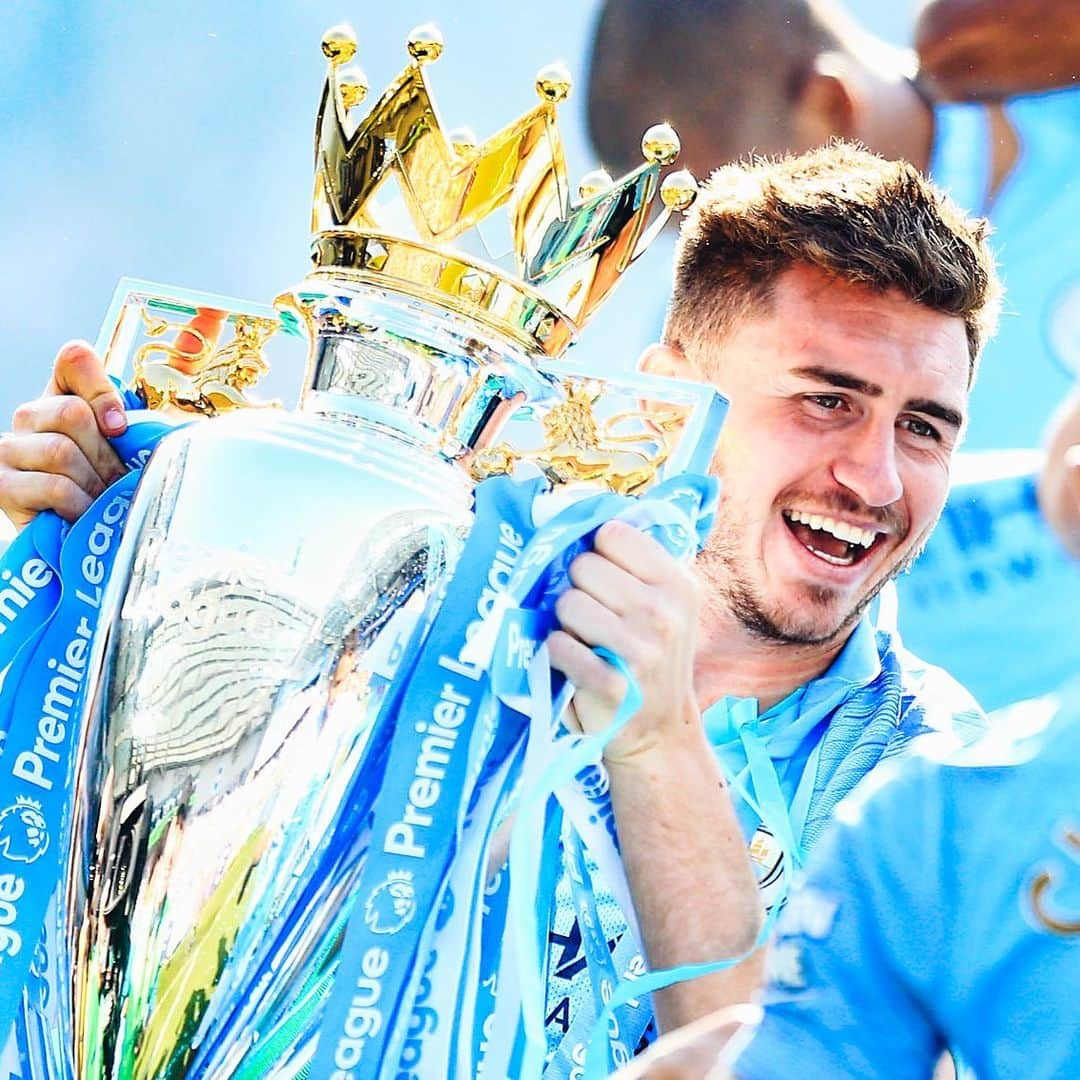 マンチェスター・シティFCさんのインスタグラム写真 - (マンチェスター・シティFCInstagram)「Suits you, @a.laporte 🏆 #mancity」5月14日 4時55分 - mancity