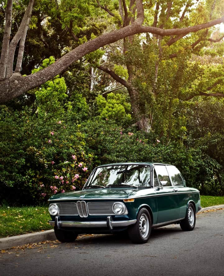 BMWのインスタグラム：「Sometimes time stands still. The BMW 1600. #BMWrepost @lqcstudios #BMW #BMWClassic」