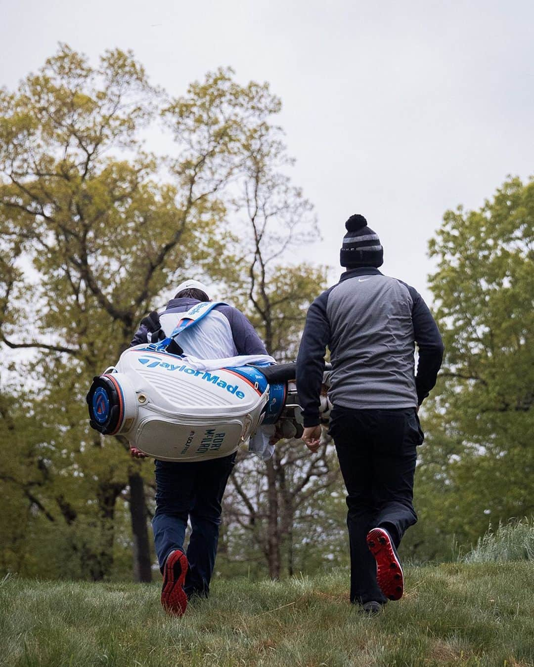 テーラーメイド ゴルフさんのインスタグラム写真 - (テーラーメイド ゴルフInstagram)「Ready to perform, no matter the conditions. #PGAChamp #TeamTaylorMade」5月14日 5時41分 - taylormadegolf