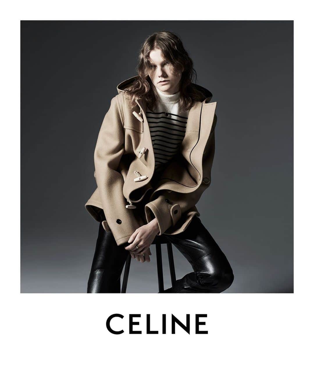 Celineさんのインスタグラム写真 - (CelineInstagram)「CELINE WINTER 19 PART 1 CELINE DUFFLE COAT ⠀⠀⠀⠀⠀⠀ AVAILABLE IN STORE AND CELINE.COM JUNE 2019 ⠀⠀⠀⠀⠀⠀ #CELINEBYHEDISLIMANE」5月14日 16時56分 - celine
