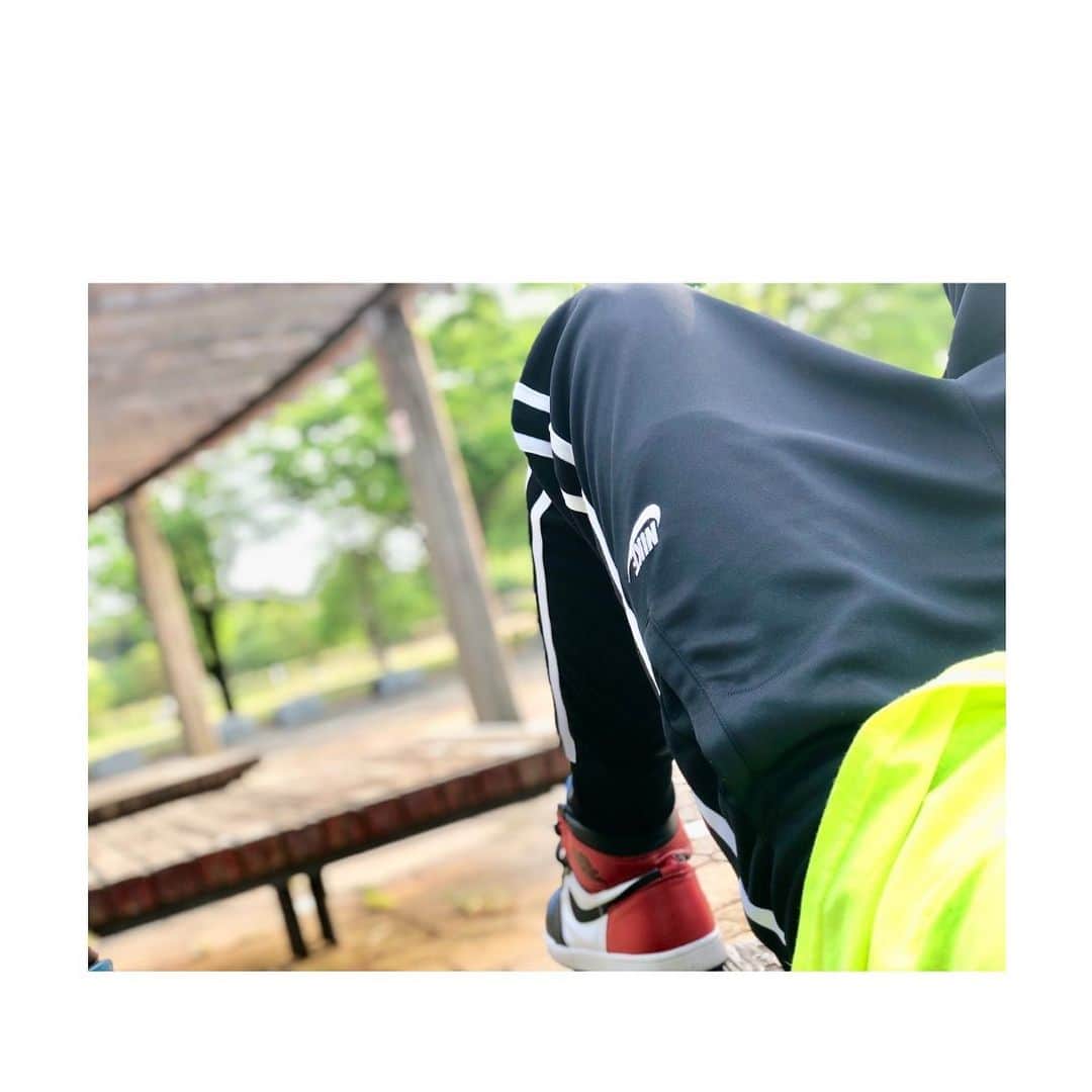 ベンドラメ礼生さんのインスタグラム写真 - (ベンドラメ礼生Instagram)「2019.05.14 . . この#nike のジョガーパンツ だいぶ調子いい。サイズはXLでピッタリ。 . . #nike #nikesportswear  #aj1 #天気のいい日は公園に」5月14日 17時03分 - venleo.9