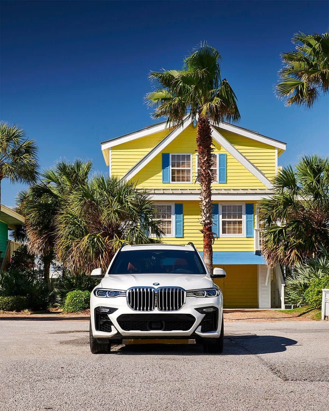 BMWのインスタグラム：「Manifestation of an elegant soul.  THE X7. #THEX7 #BMW #X7」