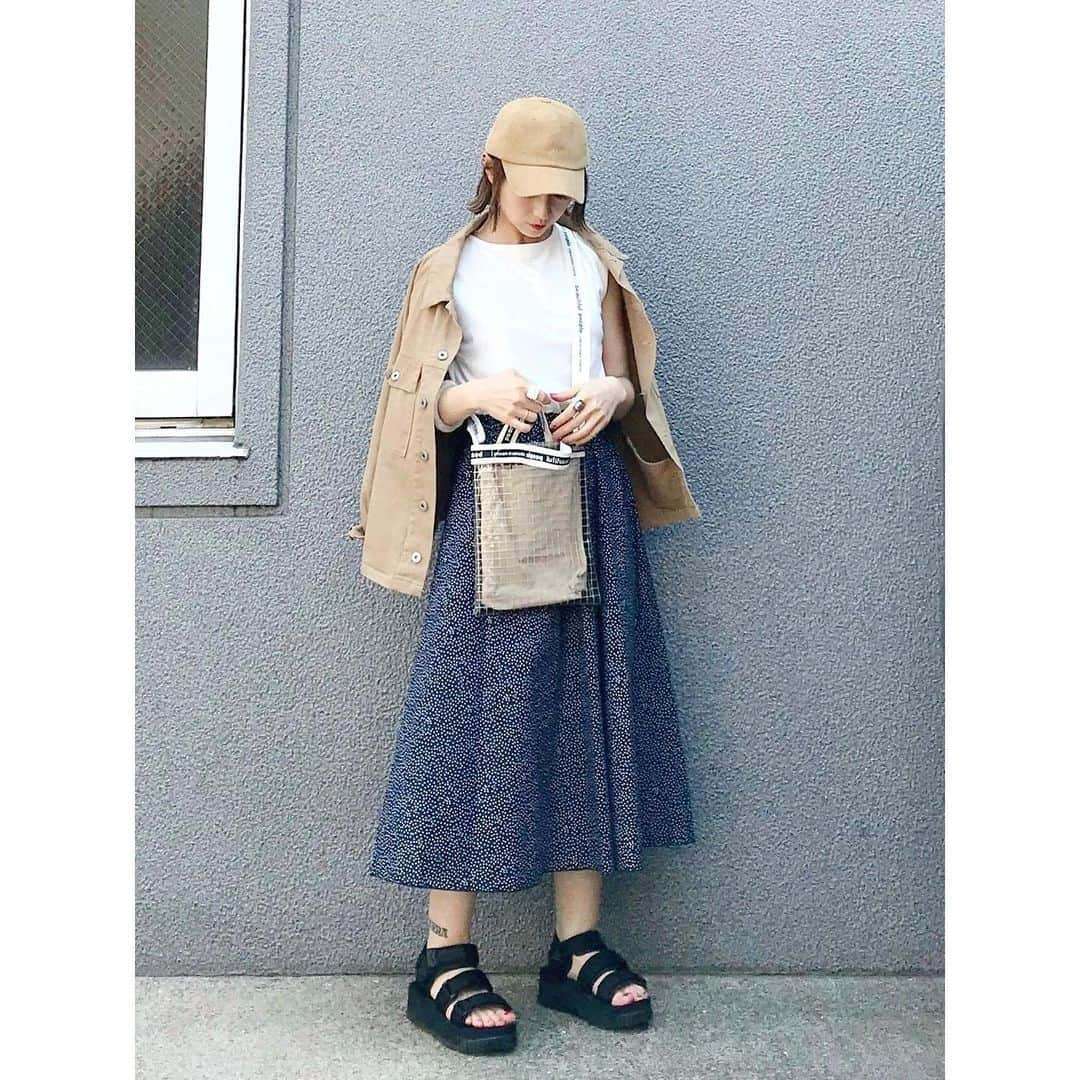 rainbowkwok2さんのインスタグラム写真 - (rainbowkwok2Instagram)「#wear更新 ☝︎ TOPにURL載せてます ．．．．．．✈︎ . . . #code #outfit #ootd . . . 詳しくは#wear で見てね♥︎ wear account → sizu0618 . . . #MINEBY3MOOTD #mamagirl #コーデ #コーディネート #ファッション #今日の服 #今日のコーデ #ママファッション #ママコーデ #ママスタイル #fredy#fredyandgloster#フレディ#フレディアンドグロスター#nolleys#ノーリーズ#佐藤栞里 #フレディと佐藤栞里 @grl_official #grl #グレイル  #guess #guessjapan」5月14日 17時00分 - sizu_oksam