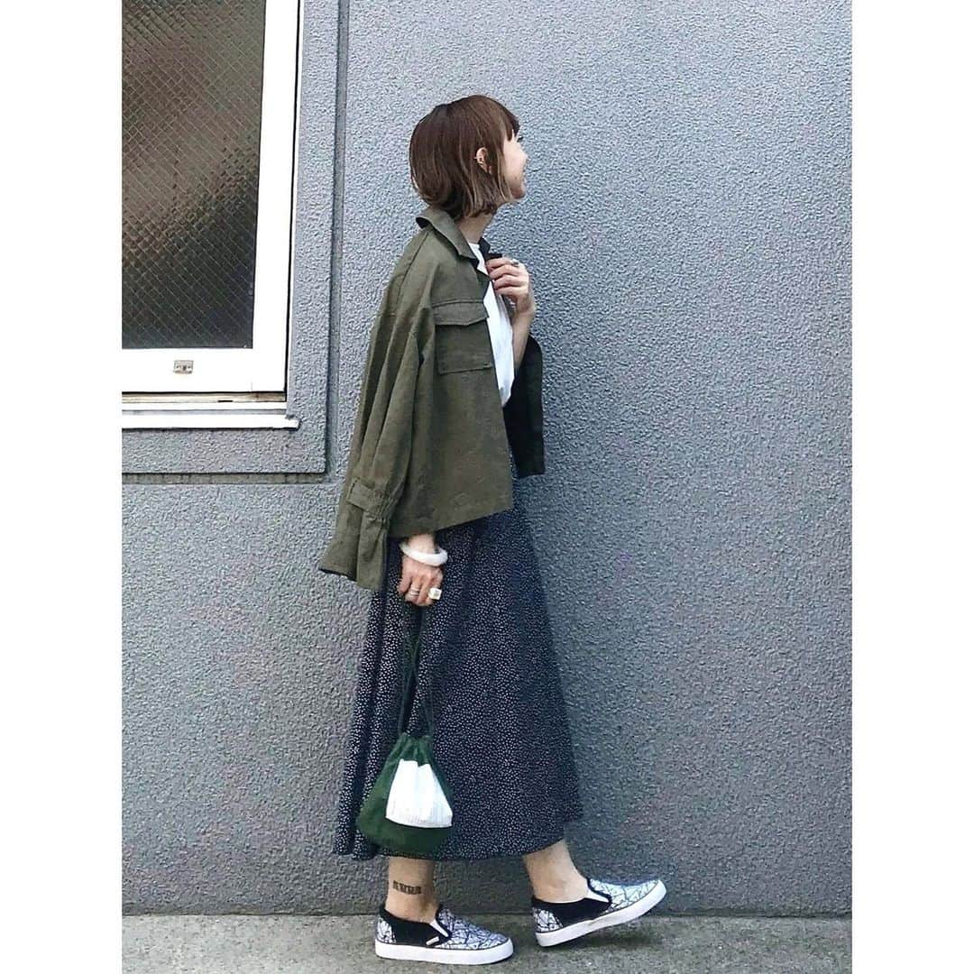 rainbowkwok2さんのインスタグラム写真 - (rainbowkwok2Instagram)「#wear更新 ☝︎ TOPにURL載せてます ．．．．．．✈︎ . . . #code #outfit #ootd . . . 詳しくは#wear で見てね♥︎ wear account → sizu0618 . . . #MINEBY3MOOTD #mamagirl #コーデ #コーディネート #ファッション #今日の服 #今日のコーデ #ママファッション #ママコーデ #ママスタイル #fredy#fredyandgloster#フレディ#フレディアンドグロスター#nolleys#ノーリーズ#佐藤栞里 #フレディと佐藤栞里 @grl_official #grl #グレイル  #guess #guessjapan」5月14日 17時00分 - sizu_oksam