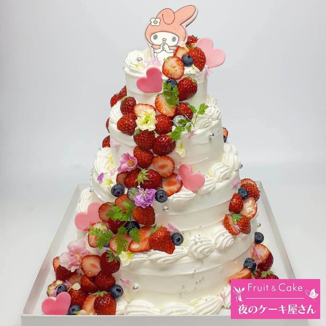のインスタグラム：「: 『めろめろ #まいめろ 🐰🎂💕』 新しくデビューしたアイシングクッキー、好評です👌💗 当日OKなものを数種類ご用意しています🍪✨ (アイシングクッキーのオーダーメイドはおこなっていませんが、チョコレート細工やマジパン細工でのオーダーメイドは可能です☆) : : #夜のケーキ屋さん #OTODOCAKE #歌舞伎町#福岡#中洲 #エディブルフラワー #写真ケーキ #オーダーケーキ : ※オーダーケーキは前日までLINE@から受付中🍰 ※配達エリアを23区に拡大しました▶OTODO🚗CAKE(おとどけーき) ※エディブルフラワーについては @hana_labo をご覧ください🌹 ： #edibleflower#edibleflowers #パティシエカメラ部#マジパン#プリントケーキ#アイシングクッキー#icingcookie #サプライズ#誕生日ケーキ#誕生日プレゼント#デコレーションケーキ#オーダーメイド#特注ケーキ#キャラクターケーキ#マイメロ #ホスト#ホストクラブ#中洲ホスト#キャバクラ#ホステス」