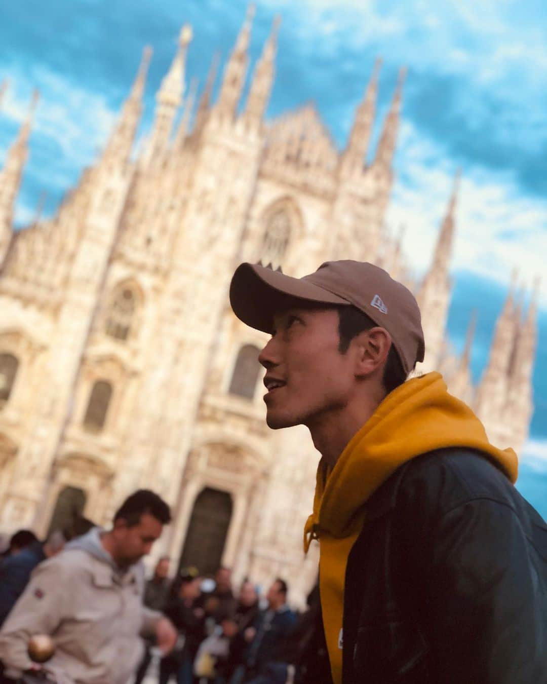 渡部純平さんのインスタグラム写真 - (渡部純平Instagram)「Ciao Milan, Italy🇮🇹 . . ボンジョルノ、ドゥオーモ！🇮🇹 . #Milan #italy #europe #ミラノ #イタリア #modellife #fashionmodel #commercialmodel #日本人 #duomo #ciao #上向き #ヨーロッパ #イタリアーノ #grazie」5月14日 17時28分 - junpei_wt7b