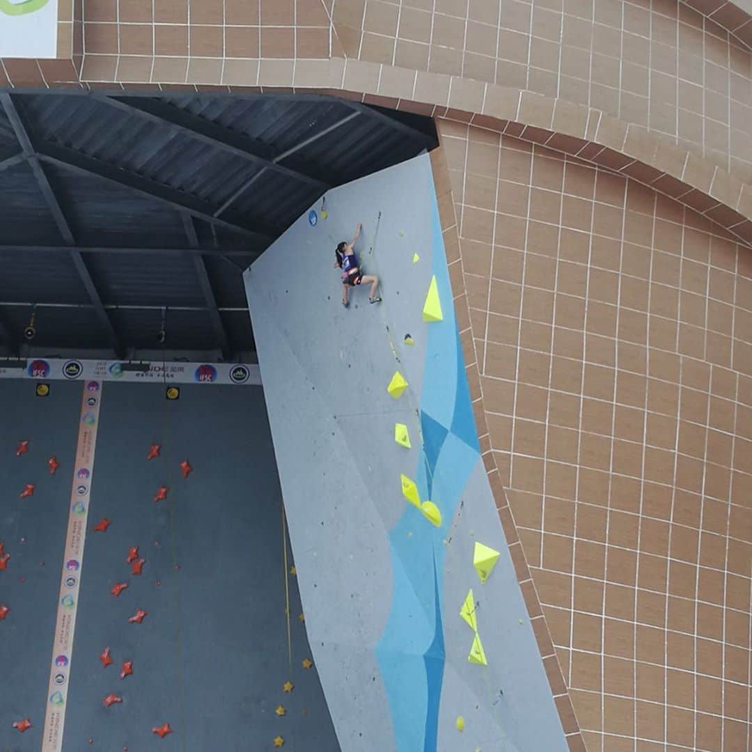 大田理裟さんのインスタグラム写真 - (大田理裟Instagram)「1st place at International Climbing Master Tournament 2019 Ningbo China 🥺🥇✨ I’m so happy and I enjoyed all rounds! .  International Climbing Master Tournament 2019 Ningbo China で優勝しました🥇! タイムアップになってしまったり改善すべき所はありますが、優勝を目標にしていたので嬉しかったですし、久しぶりの国際大会で、刺激的な時間を過ごす事ができて楽しかったです💓  #climbing #lead #china #ningbo #1st #🥇 #クライミング #リード #中国 #climbinglife #competition」5月14日 17時29分 - ota_risa