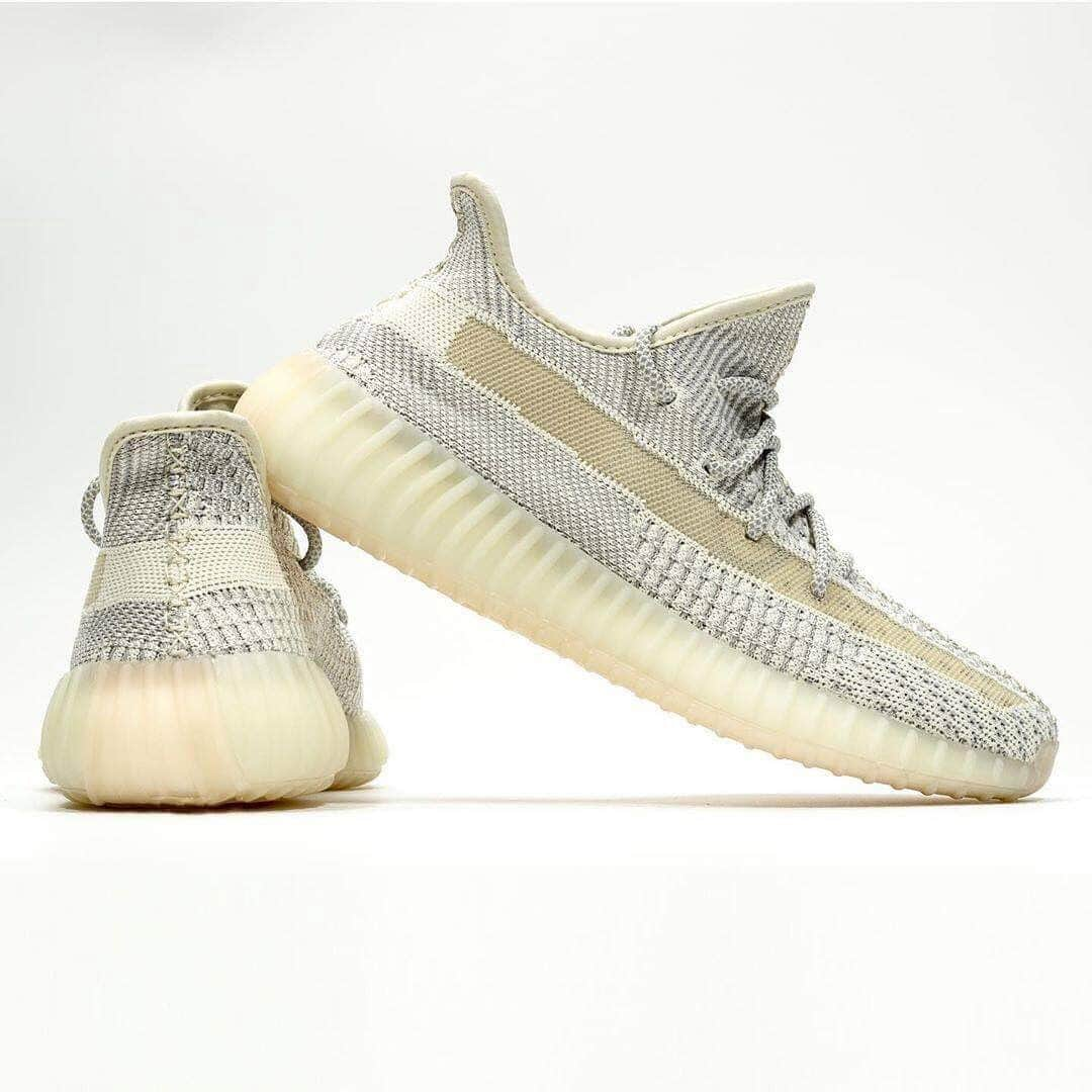 HYPEBEASTさんのインスタグラム写真 - (HYPEBEASTInstagram)「@hypebeastkicks: Here’s a first look at the upcoming beige colorway of the @adidas YEEZY BOOST 350 V2. Stay tuned for its release info.  Photo: @hanzuying」5月14日 17時32分 - hypebeast