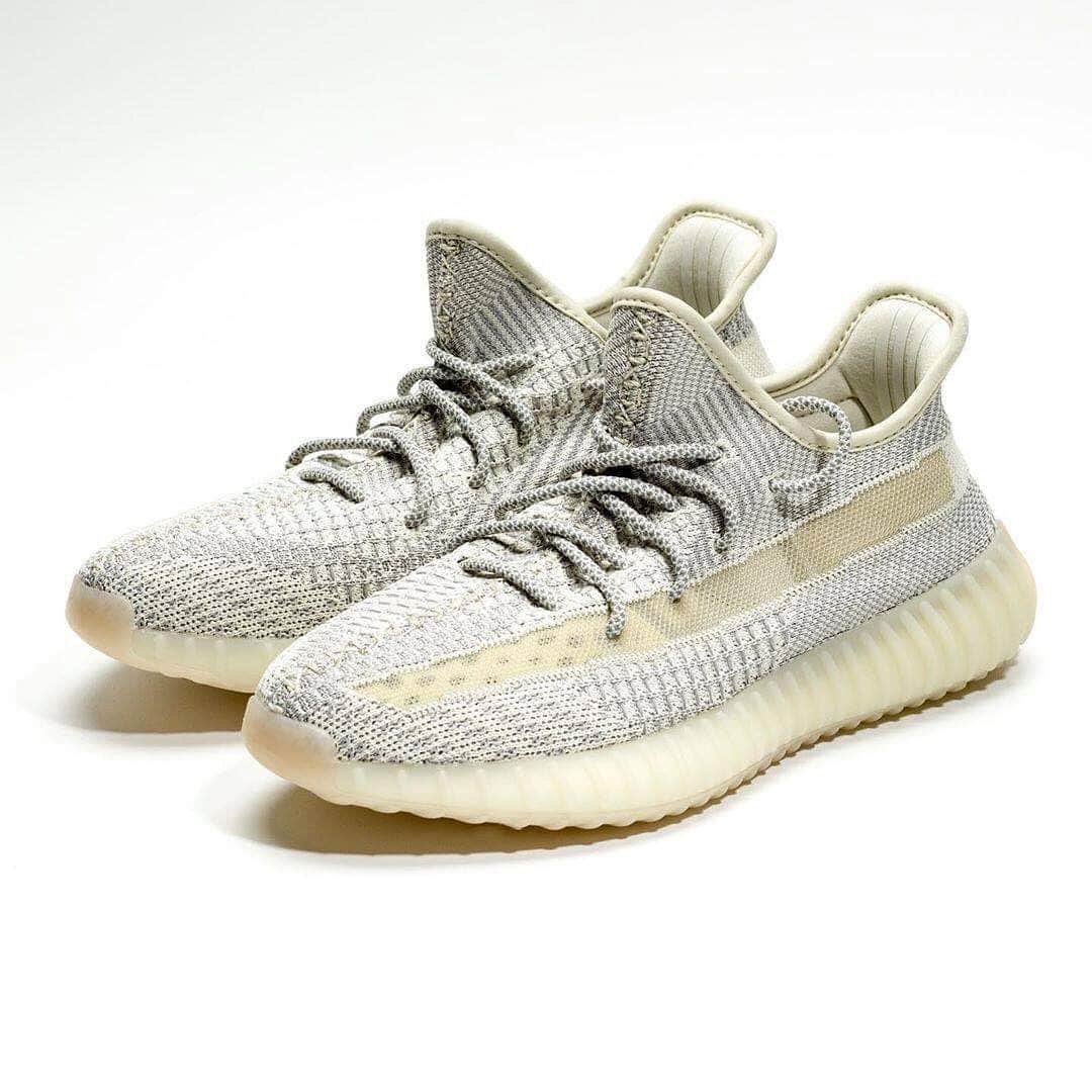 HYPEBEASTさんのインスタグラム写真 - (HYPEBEASTInstagram)「@hypebeastkicks: Here’s a first look at the upcoming beige colorway of the @adidas YEEZY BOOST 350 V2. Stay tuned for its release info.  Photo: @hanzuying」5月14日 17時32分 - hypebeast