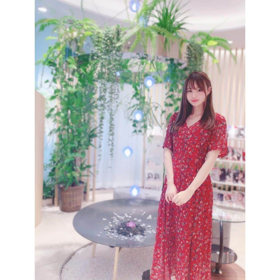 小越しほみさんのインスタグラム写真 - (小越しほみInstagram)「今週大事な撮影があるのでお肌のお手入れにキレイパス使って #禅クリニック に行ってきたよ🙋🏼‍♀️✨ ・ フォトをお願いしたんだけど、施術が丁寧でよかったし何よりカウンセリングの先生が美人でドキドキした🙈💓笑 ・ ちなみに今日のワンピは最近お気に入りの @mieli_invariant 👗 ネックレスはプレゼントで頂いた @swarovski 🎁✨ ・ ・ ・ #キレイパス #エステ #instabeauty #美容 #美容レポ #フォトフェイシャル #mieliinvariant #swarovski #ootd #cordinate #onepiece #ミエリインヴァリアント」5月14日 17時49分 - shihomi1129