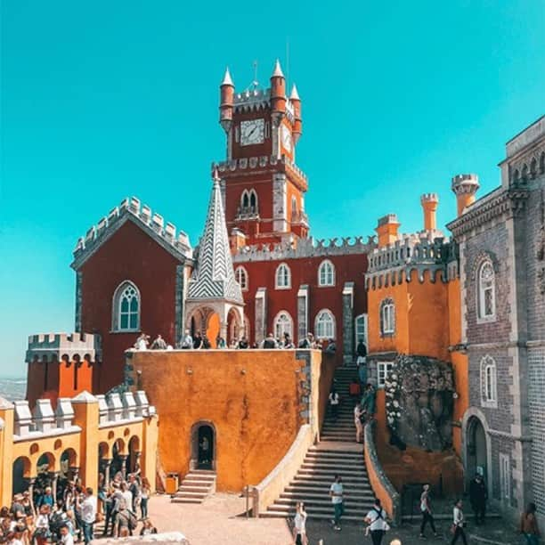 タダシショージさんのインスタグラム写真 - (タダシショージInstagram)「Does anyone else have Castle with a View on their dream home wishlist?  We just added this one to ours.  #PenaPalace @mile_aleks」5月14日 9時00分 - tadashishoji