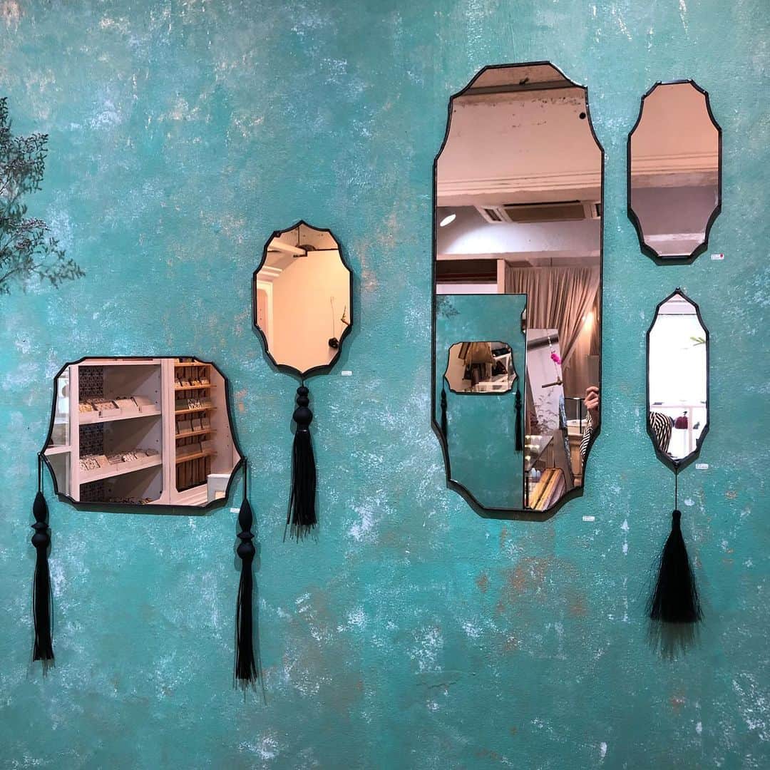 羽田沙織さんのインスタグラム写真 - (羽田沙織Instagram)「reimiさんの鏡 欲しい… ・ #鏡 #reimi #欲しいものリスト #mirror #art #artlover#アート好きな人と繋がりたい #アート #アートのある暮らし #japan #japanbeauty #水金地火木土天冥海」5月14日 9時28分 - saorihada