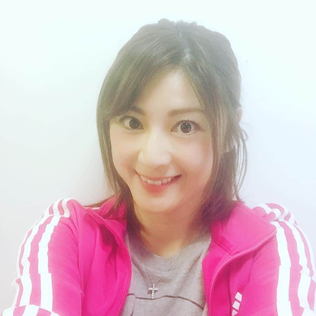 原史奈さんのインスタグラム写真 - (原史奈Instagram)「暁の帝稽古始まりました！ まずはちょっとしたゲームをしたり体を動かしたり、、、 みんなとの仲を深めるためのメソッドをやりました やったことのない動きをやって早速筋肉痛です💦 さぁ今日もやるぞー！！ #稽古始まり#早速筋肉痛#とってもいいメンバー#いいものが作れそう#原史奈#舞台#暁の帝#池袋シアターグリーン#ゴルフ#ゴルフレッスン#ゴルフ女子#ゴルフ男子#ゴルフ大好き#golf#ゴルフウエア#ゴルフコーデ#ゴルフグッズ#ゴルフ動画#ping#ピンgle#even#doubleeagle#archivio#cuartounited」5月14日 9時51分 - fuminahara