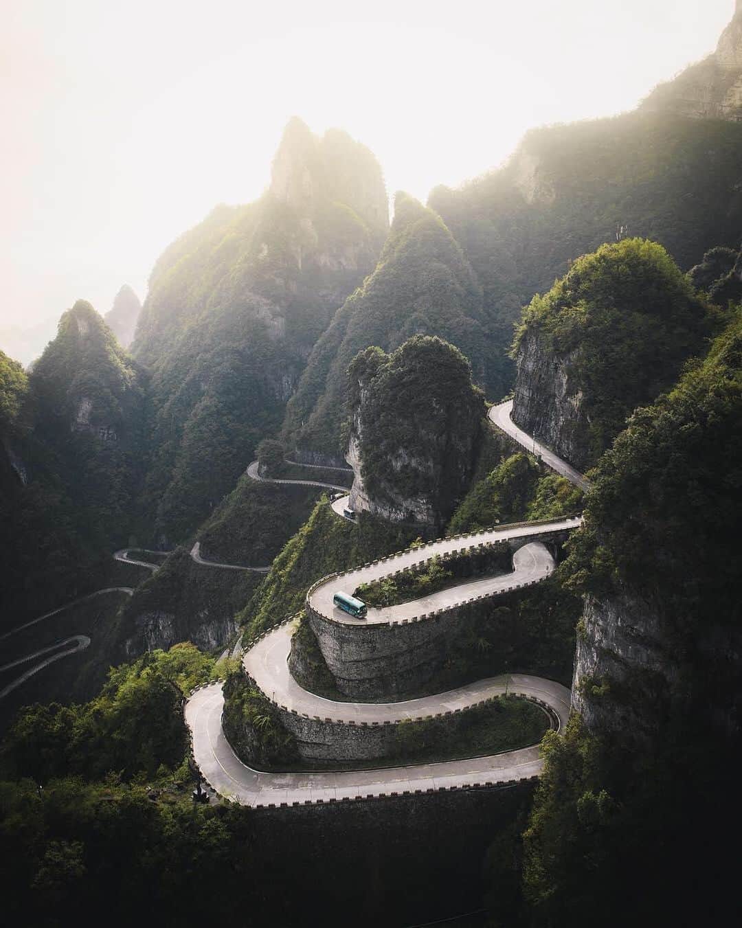 BEAUTIFUL DESTINATIONSさんのインスタグラム写真 - (BEAUTIFUL DESTINATIONSInstagram)「"Sunrise during the ascent up Tianmen Mountain. China has been a completely new experience for me so far, made especially difficult with the language barrier! I’m glad I made it out of the city though, as the rural landscapes have been breathtaking." How do you handle language barriers when traveling? (📷: @withluke 📍: Tianmen Mountain, China)」5月14日 10時30分 - beautifuldestinations