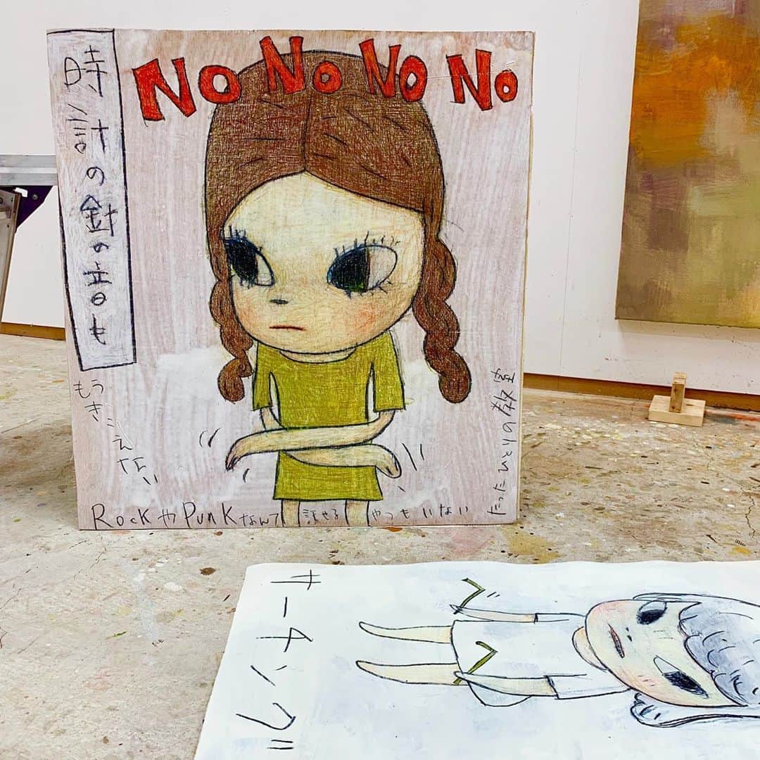 奈良美智のインスタグラム：「some drawings. sometimes it’s coming. and I put them.」