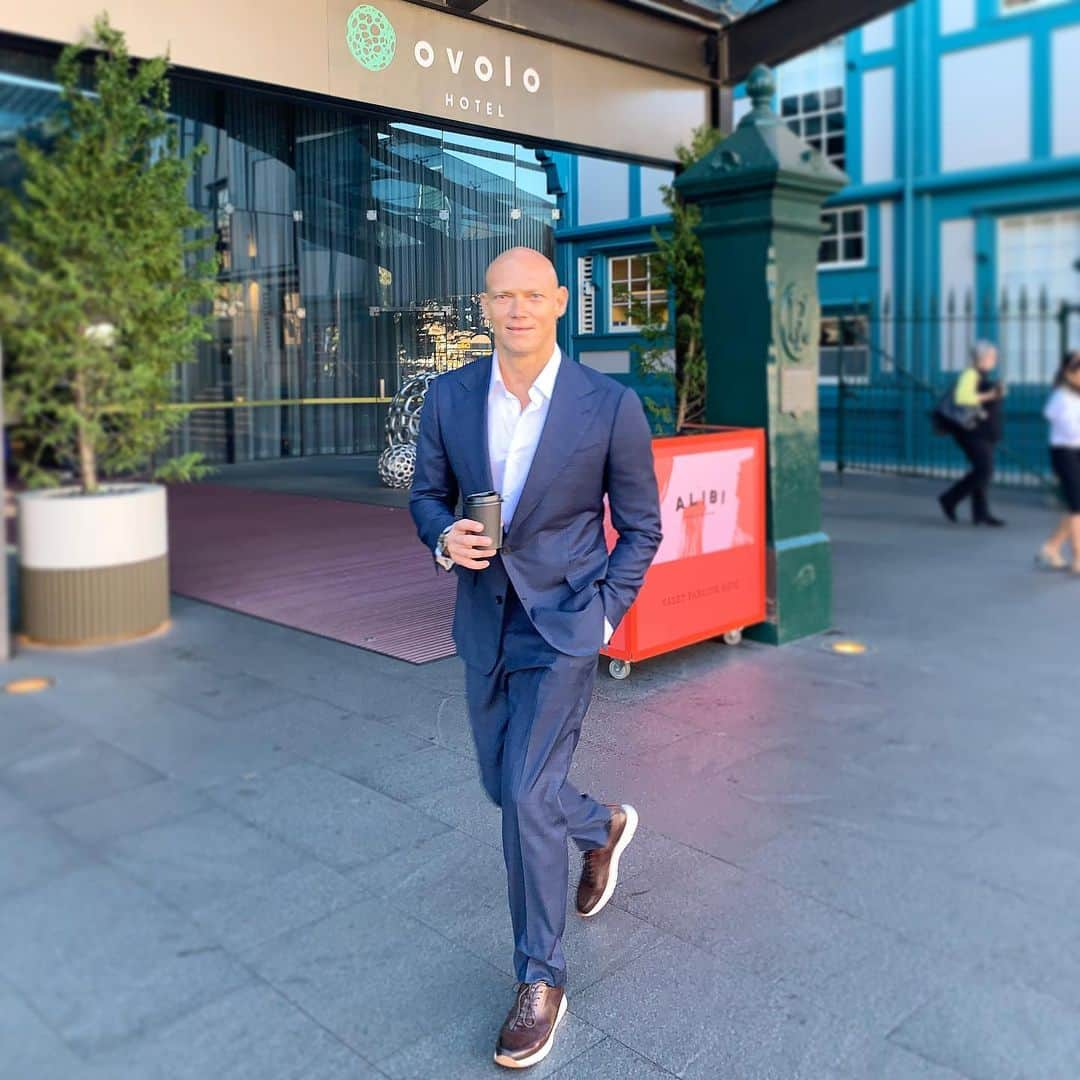 マイケル・クリムさんのインスタグラム写真 - (マイケル・クリムInstagram)「On the run... well sort of! Heading to @channel9 today to catch up with @soniakruger and @davidcampbell73 on #TodayExtra @klimbymichaelklim @milkandco #skinfitness #skincare @ovolohotels @leiflyons_thelabel」5月14日 10時44分 - michaelklim1