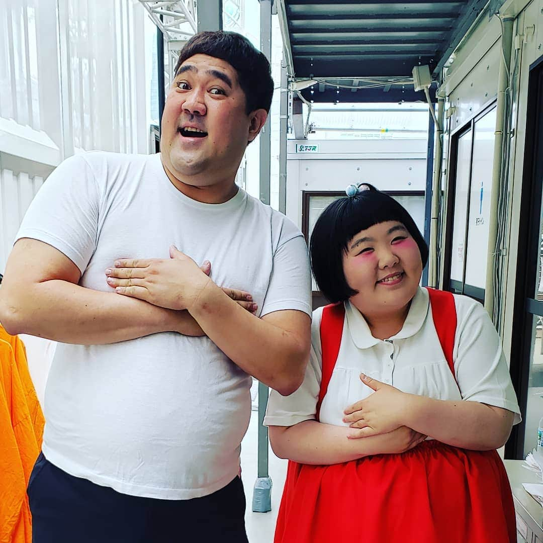 諸見里大介さんのインスタグラム写真 - (諸見里大介Instagram)「昨日までのNGK清水さんリーダー週お越し頂いたお客様シャンキュー！  今日からの一週間はよしもと西梅田劇場にて藍ちゃん座長週の新喜劇に出演します😆😆 笑えて最後はほっこりする新喜劇ですので皆様ジェヒ劇場に遊びに来てねー！  ポッチク隠してレッツゴー❗」5月14日 11時17分 - moromi4