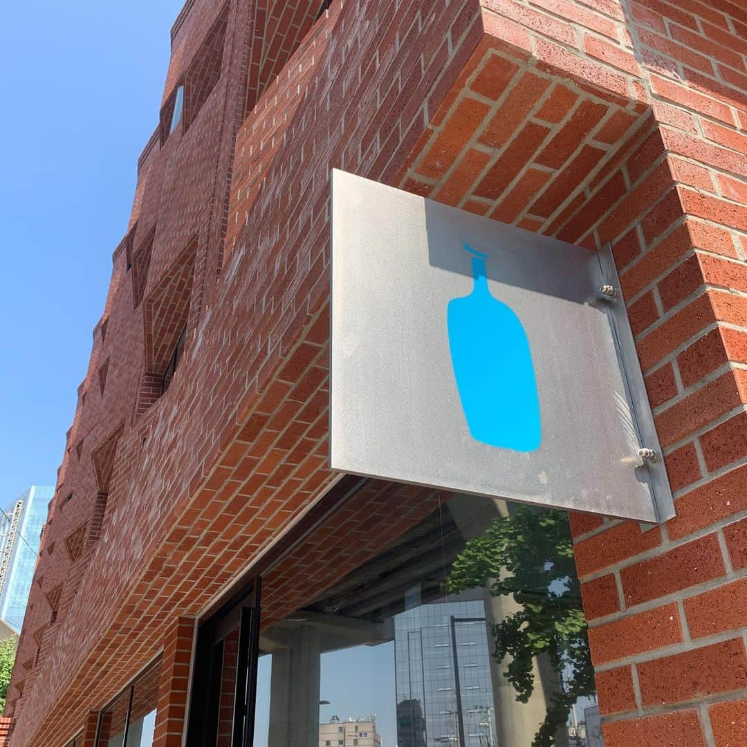 キム・ミニさんのインスタグラム写真 - (キム・ミニInstagram)「나도 #블루보틀 !! #bluebottlecoffee 💙💙」5月14日 12時02分 - mimiwor