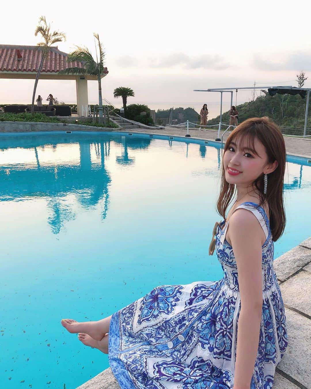 藤川沙弥さんのインスタグラム写真 - (藤川沙弥Instagram)「opening partyは﻿ 綺麗な夕陽が観れる時間に﻿ プールサイドで🌴🎉﻿ ﻿ お気に入りのワンピースは﻿ @anne2018_official です💙🐳🐚﻿ ﻿﻿ ﻿﻿ ﻿ ﻿﻿ #沖縄ビューティキャンプ﻿﻿ #ナチュラルビューティキャンプ﻿﻿ #キレイモ#naturalbeautycamp#kireimo」5月14日 12時32分 - s_a_y_a_p_i