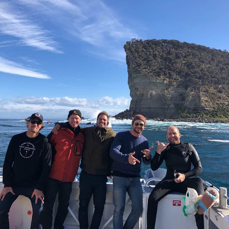 Australiaさんのインスタグラム写真 - (AustraliaInstagram)「Surf’s up 🌊  @chrishemsworth has been in @tasmania checking out the #RedBull #CapeFear event at #ShipsternBluff, home of #slabsurfing. When this iconic wave works, 20 of the world’s best surfers drop everything and hit Tassie to brave one of the world’s most difficult breaks. Like Chris, we’re happy to just watch these surfing legends from a boat. #seeaustralia @hobartandbeyond #discovertasmania」5月14日 12時35分 - australia