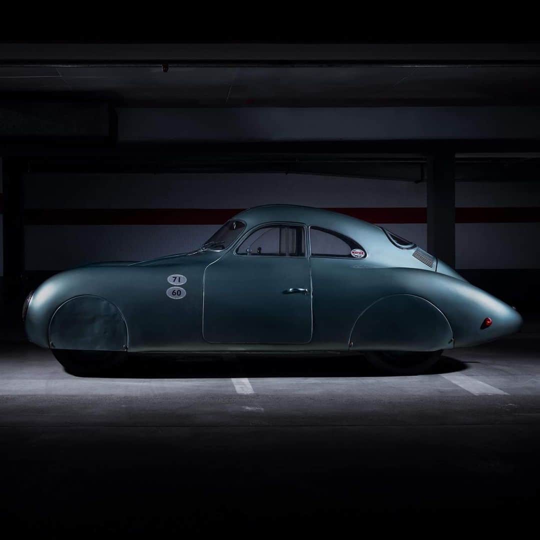 HYPEBEASTさんのインスタグラム写真 - (HYPEBEASTInstagram)「#hypeAF: An extra-rare 1939 @porsche Type 64 will soon be up for sale at @rmsothebys’ Monterey auction. Only three examples of the model were built between 1939 – 1940 for the Berlin-Rome endurance race, but due to World War II they were never fully realized. Swipe for a better look at the one-of-a-kind car.  Photo: RM Sotheby’s」5月14日 18時06分 - hypebeast