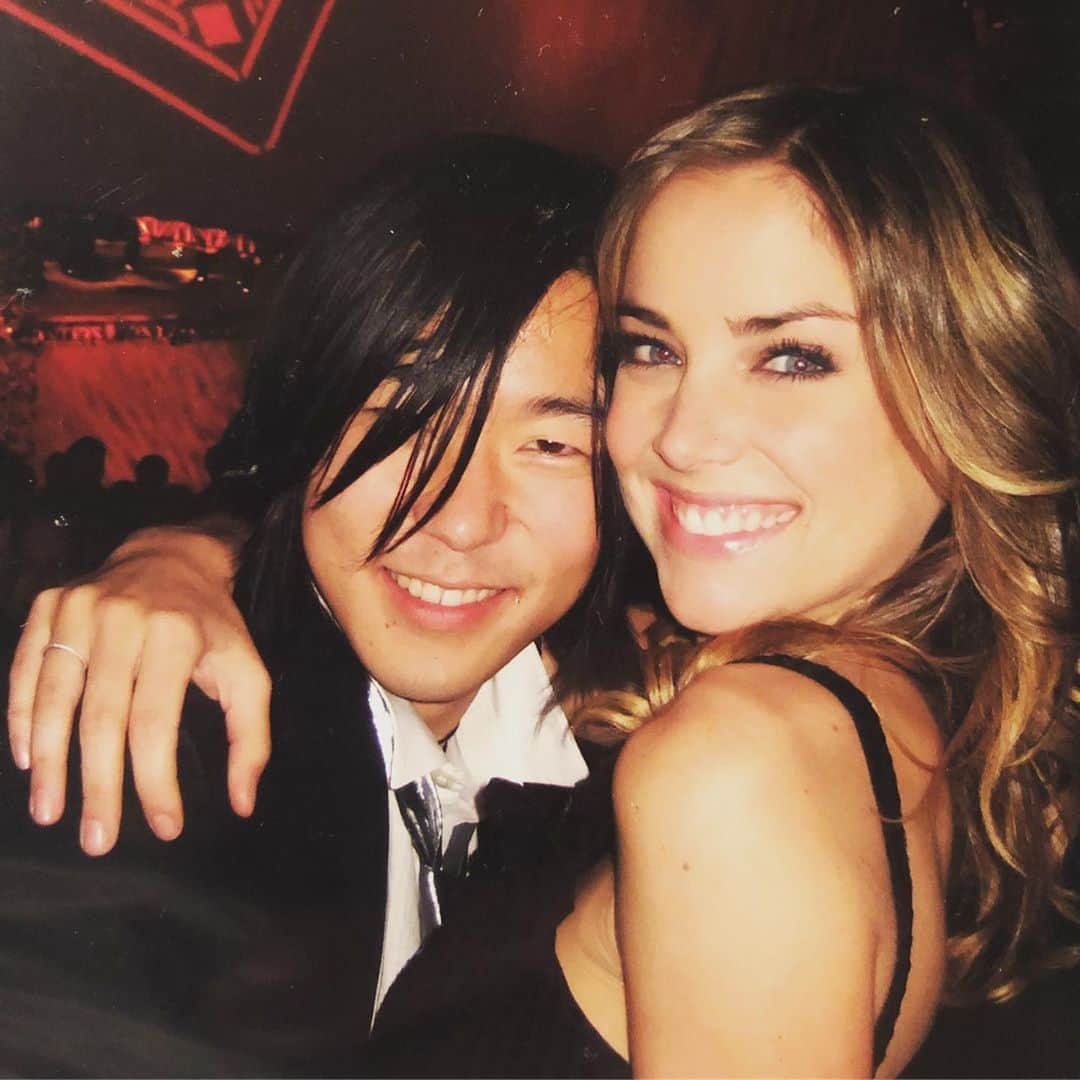 ジェシカ・ストループのインスタグラム：「Happy birthday to this fine fella who freakishly never ages. I💗Yoo. @merlinwizdawg」