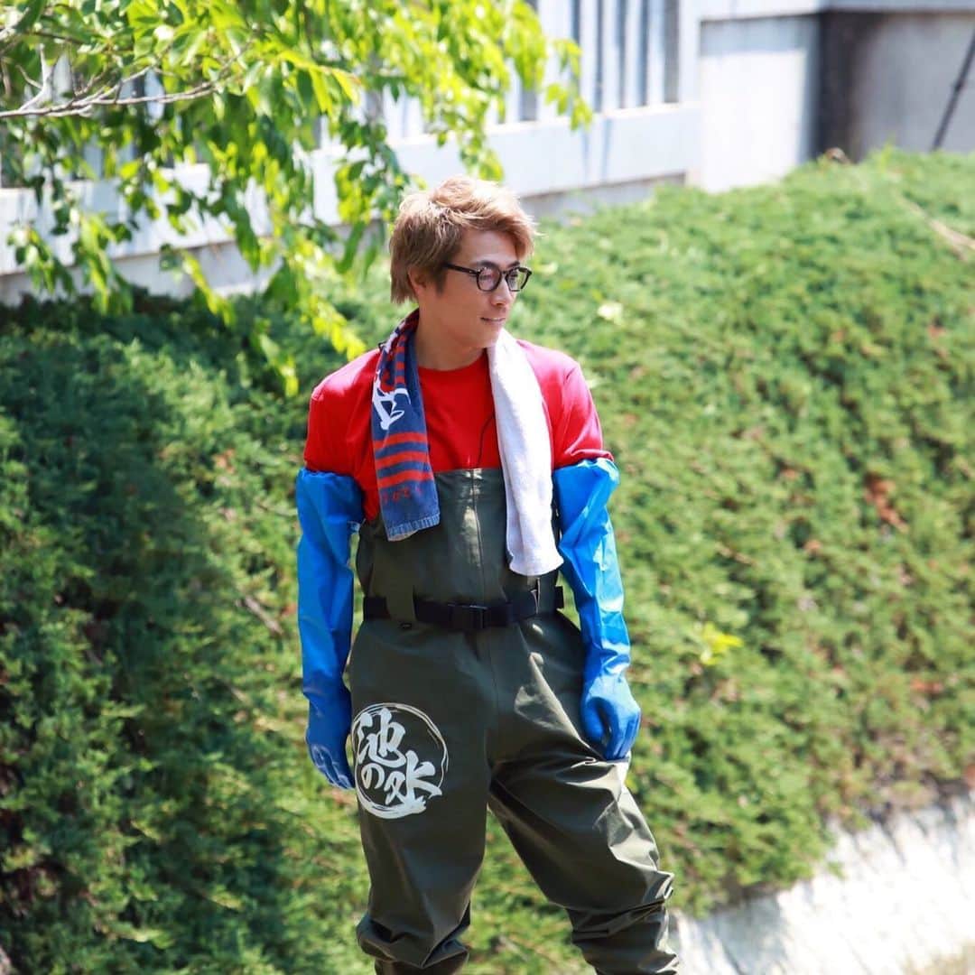 田村淳のインスタグラム：「池の水抜いてきたよ すっごい出てきたよ 抜かないとわからないね すっごい出てきたよ  #すっごい出てきたよ #池の水ぜんぶ抜く」