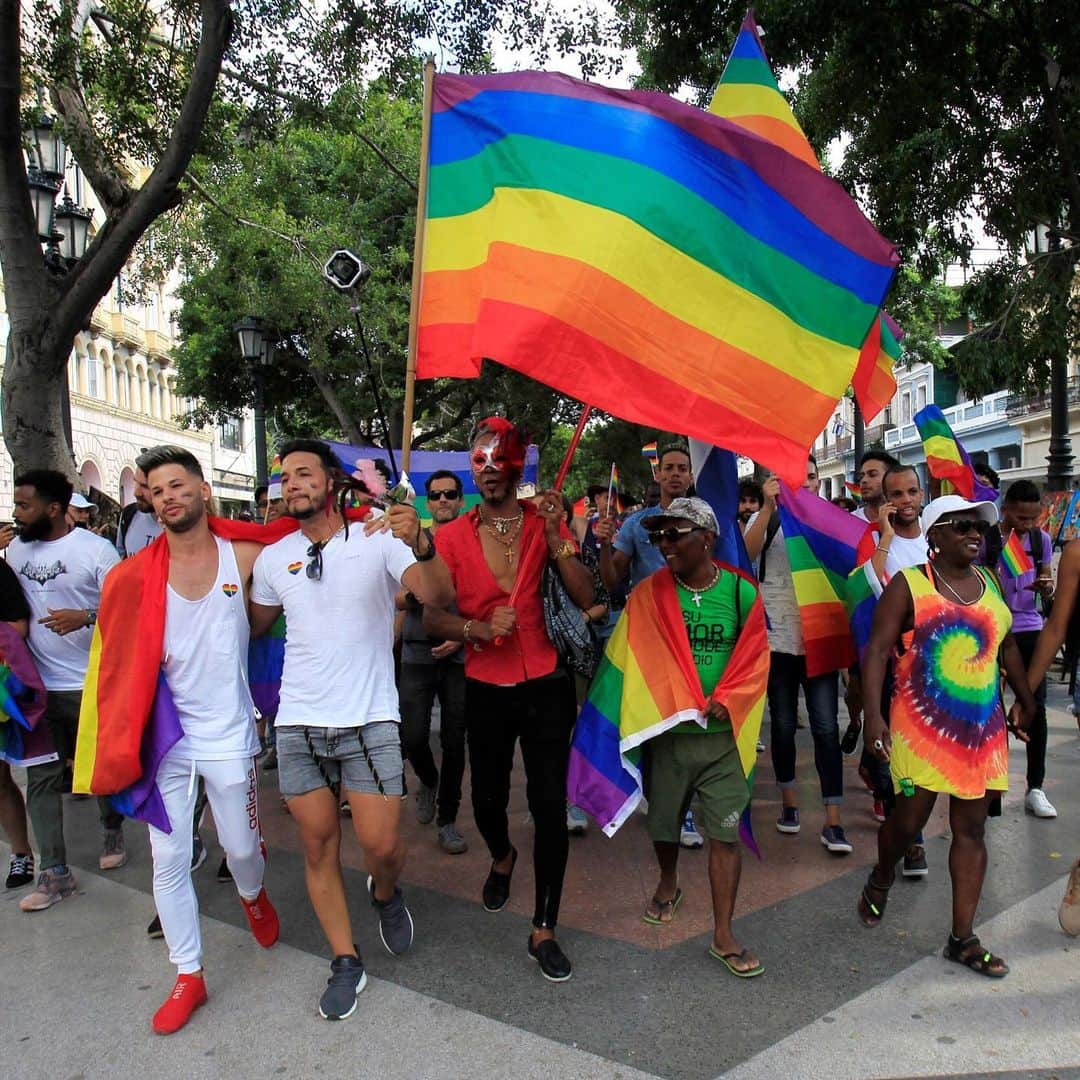 NBC Newsさんのインスタグラム写真 - (NBC NewsInstagram)「Cuban gay rights activists held an unauthorized independent pride parade in Havana despite the Communist government warning against it and calling it subversive. Click the link in our bio for more. . 📷 @Reuters」5月14日 13時48分 - nbcnews