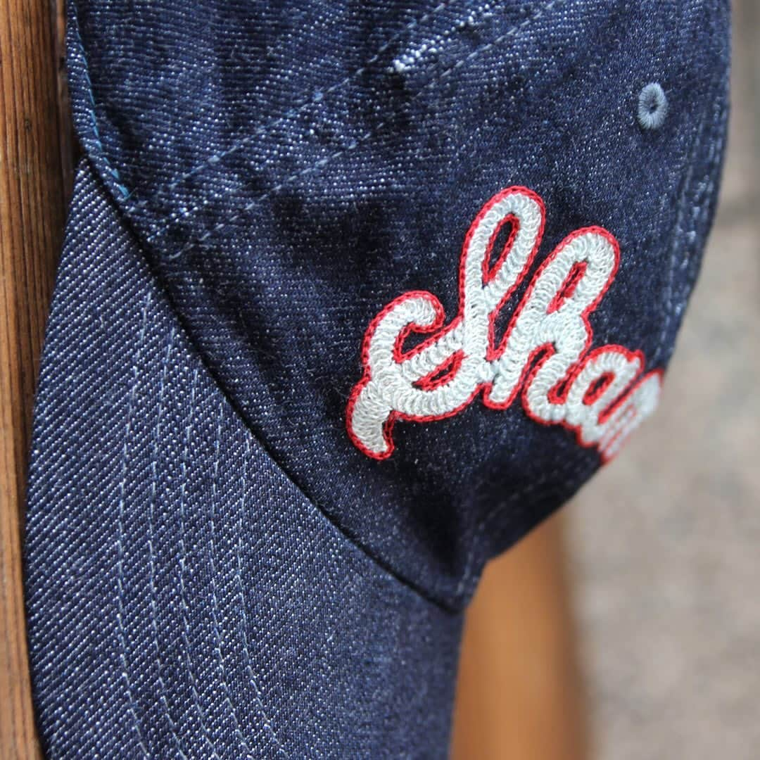 ウエスさんのインスタグラム写真 - (ウエスInstagram)「Limited cap orders are being held at UES retail stores and online stores up to 5/30. This year's limited feature must be said the embroidery of "Shaman”!! This time I have focused on the embroidered part, please take a good look. . In addition, this limited cap is a completely made-to-order product that you can purchase only during this period until 5/30 (Thu). Please note this item will not be sold as a regular item in stores or online stores. Delivery is scheduled for the beginning of September. → Limited Cap order page https://www.japaneseselvagejeans.com/free10.php . We have samples prepared at the directly-managed store in Daikanyama, Osaka. Please feel free to visit us and try. . ★ UES Notice for closing day in May We will close both Osaka and Daikanyama stores on 5/31 (Fri) for store inventory. We apologize for the inconvenience, thank you for your understanding and support. . . UES直営店、およびオンラインショップでは5/30まで限定キャップ受注会を開催中です。今年の限定ポイントは、なんといっても"Shaman"の刺繍！今回刺繍部分を中心に投稿してみましたので、じっくりとご確認ください。 . 尚、こちらの限定キャップは5/30(木)までの期間中だけ予約購入いただける完全受注生産品です。店頭やオンラインショップでの通常販売は行いませんので、ご注意ください。お届け予定は、9月上旬を予定しております。 . 大阪・代官山の直営店舗では、サンプル品をご用意してお待ちしております。お気軽にご来店・ご試着してみてください。 . ★ UES５月の休業日のお知らせ 5/31(金)は店舗棚卸のため、大阪・代官山の両店舗を休業します。ご不便をおかけして申し訳ございませんが、よろしくお願いいたします。 . #ues #uesdenim #information #japanmade #limitededition #denimcap #baseballcap #ウエス #日本製 #2019年限定版 #限定キャップ受注会 #デニムキャップ」5月14日 14時01分 - uesdenimjapan