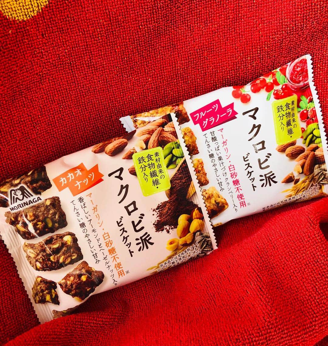 大桑マイミさんのインスタグラム写真 - (大桑マイミInstagram)「マクロビ派ビスケット  優しい素材だけでつくられたビスケット しっかりおいしくて、ついついもう一個更にもう一つと止まらない〜子供達のスナックタイムにも。 マクロビ派ビスケット@macrobihaでは7月23日まで写真投稿キャンペーンを実施しているそうです！！ #マクロビ派 #ザクザク #PR #ヘルシー」5月14日 14時22分 - maimiokuwa