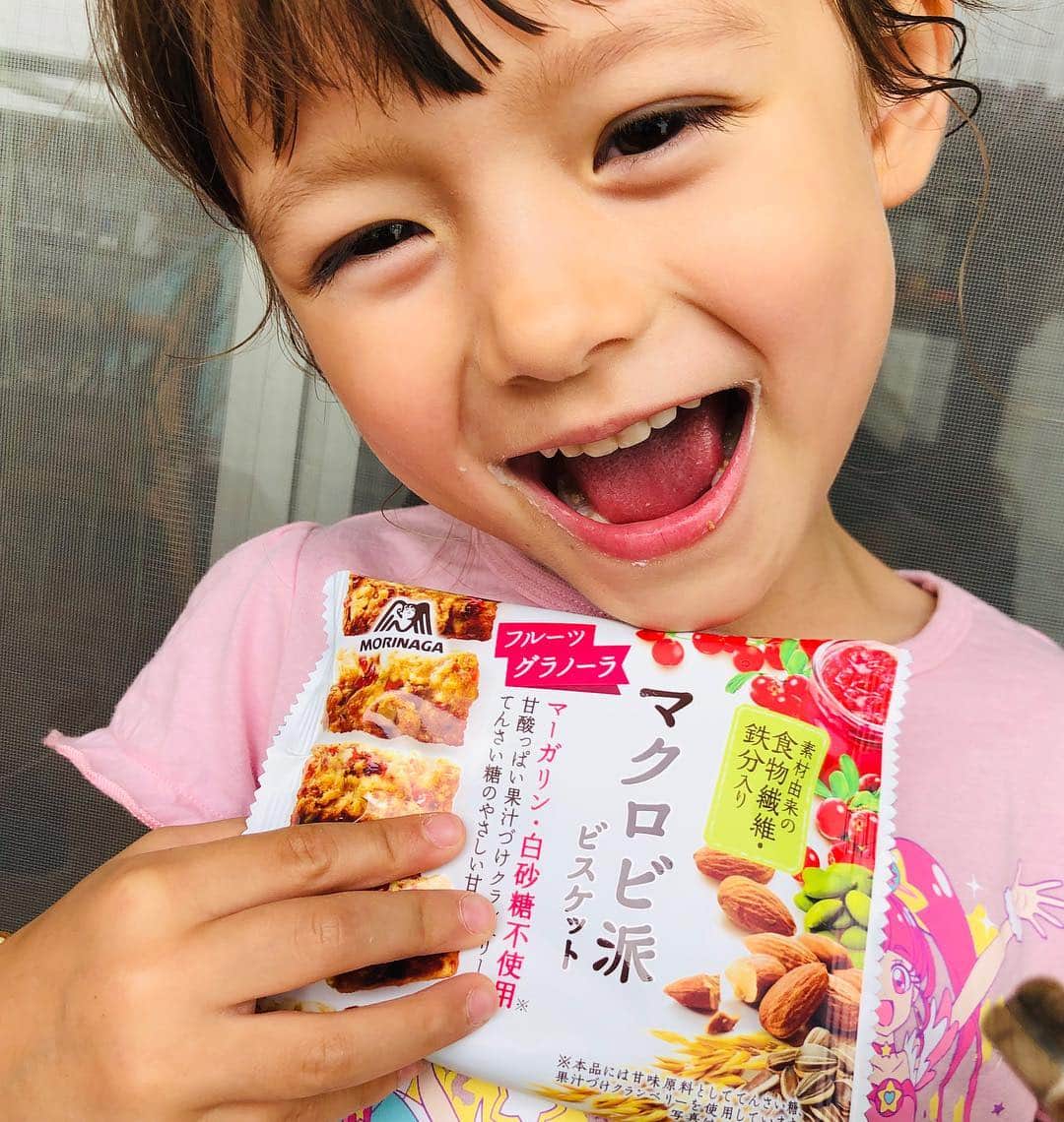 大桑マイミさんのインスタグラム写真 - (大桑マイミInstagram)「マクロビ派ビスケット  優しい素材だけでつくられたビスケット しっかりおいしくて、ついついもう一個更にもう一つと止まらない〜子供達のスナックタイムにも。 マクロビ派ビスケット@macrobihaでは7月23日まで写真投稿キャンペーンを実施しているそうです！！ #マクロビ派 #ザクザク #PR #ヘルシー」5月14日 14時22分 - maimiokuwa