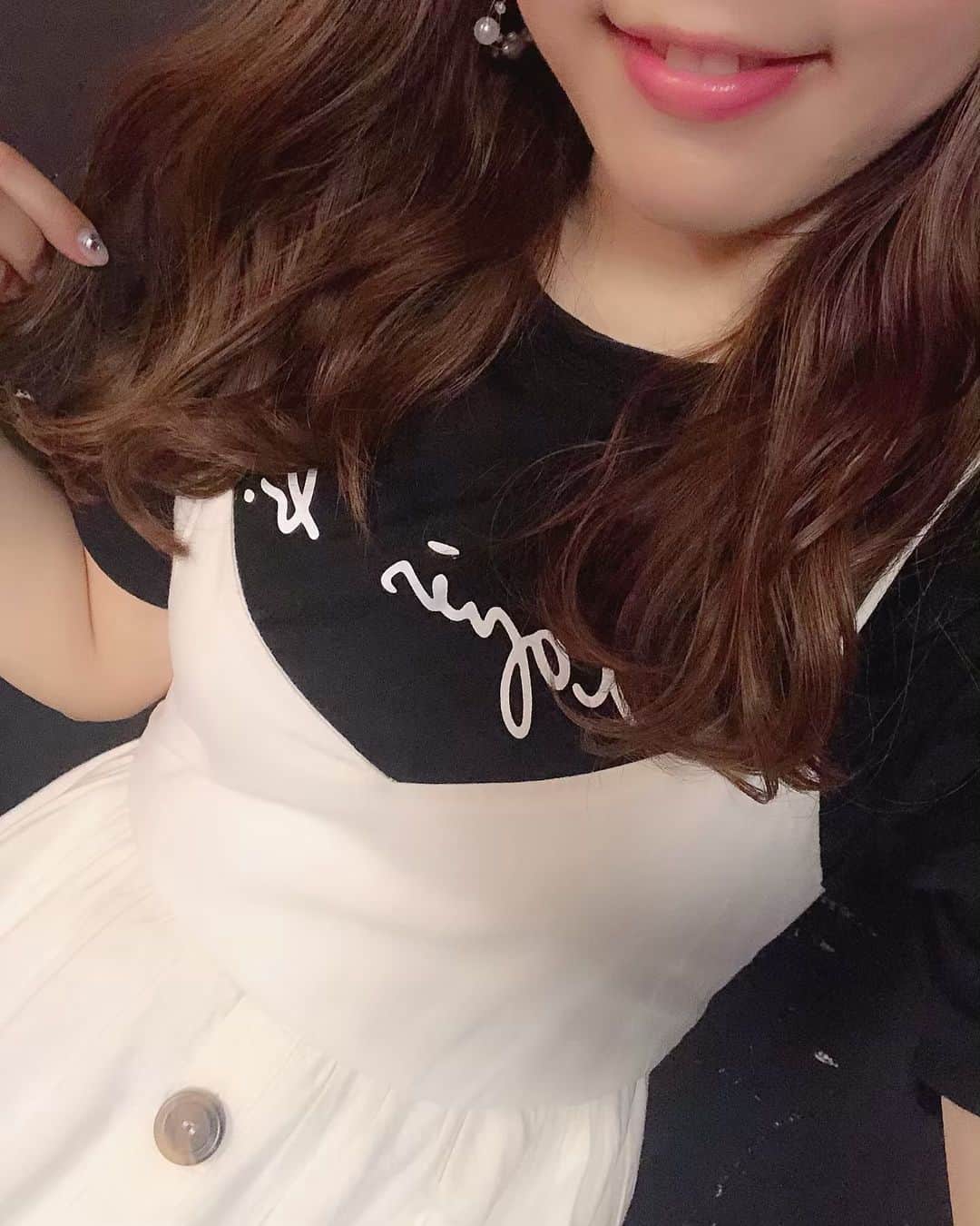 木下望のインスタグラム：「#アニエスベー のティーシャツ可愛い👚メンズのにした🎀 #agnesb #tシャツ」