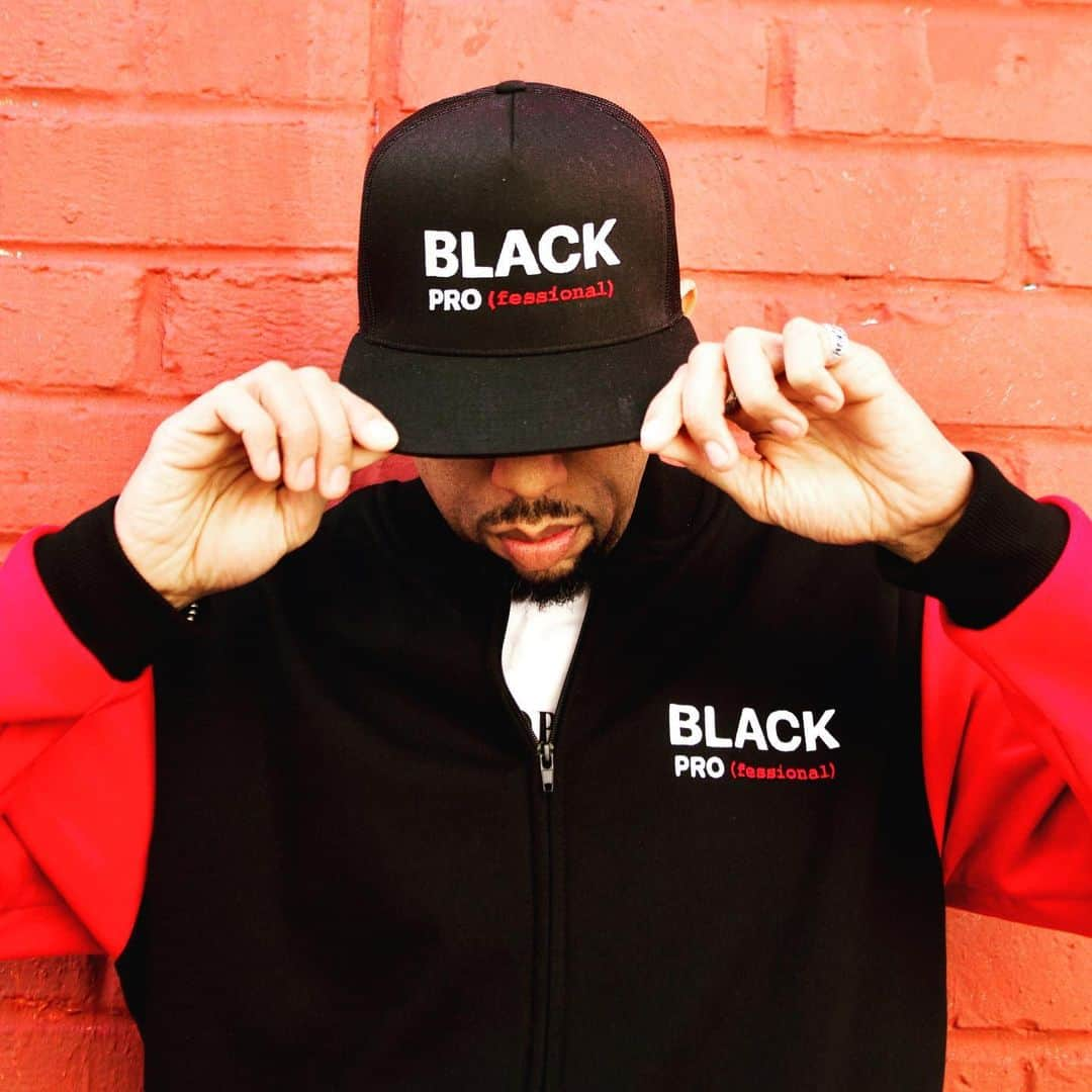 アフィオン・クロケットさんのインスタグラム写真 - (アフィオン・クロケットInstagram)「Black Professional ✊🏽❤️🖤 . . #affioncrockett #clothingbrand #blackprofessional #style #photoshoot #fashion #drip @thestyliss @johnnysuede1 📸 @mrdabney」5月14日 14時30分 - affioncrockett