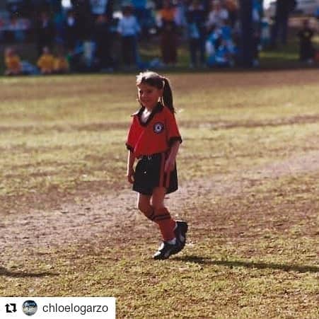 FIFAワールドカップさんのインスタグラム写真 - (FIFAワールドカップInstagram)「The slogan of the FIFA Women's World Cup is #DareToShine. This post sums it up. Congratulations Chloe! Check out @thematildas to see which other 22 players are joining her at the #FIFAWWC. .  #Repost @chloelogarzo  My 5 year old self would have only dreamt of this moment 😍 extremely honoured to be on the plane to 🇫🇷」5月14日 14時57分 - fifaworldcup