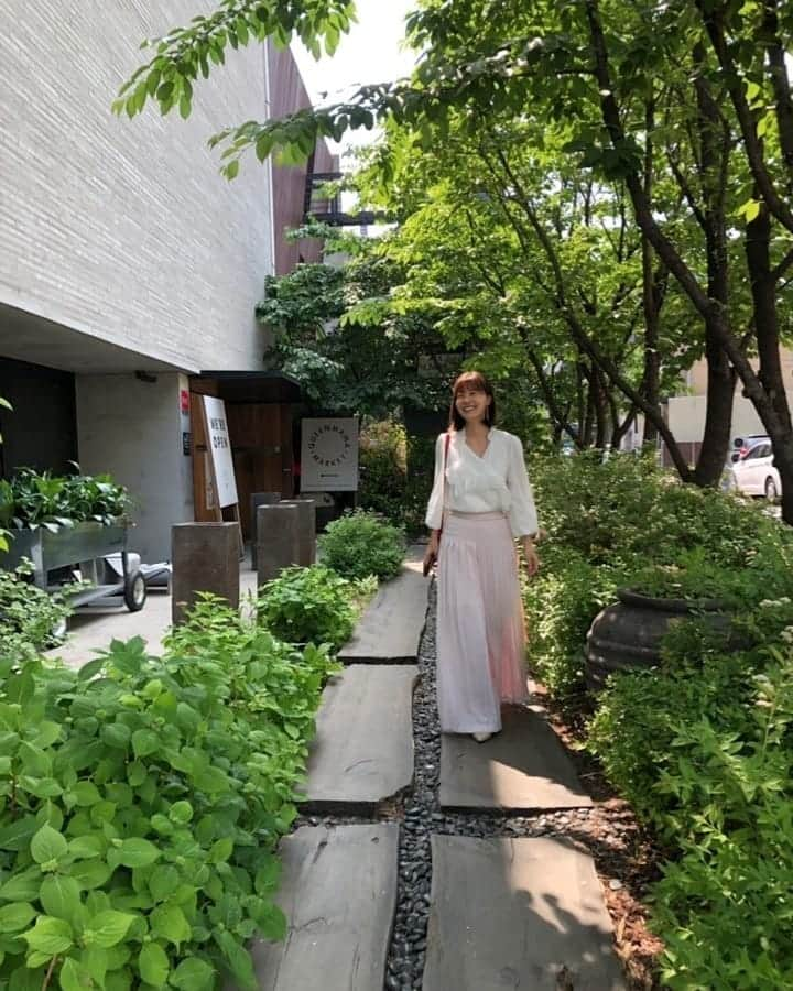 ユソンさんのインスタグラム写真 - (ユソンInstagram)「오랜만에 나들이 나왔드니 좋다고ㅎㅎ #역시초록이좋다 #기분좋은나들이  #얼마만인지」5月14日 15時02分 - yoo_sun0129