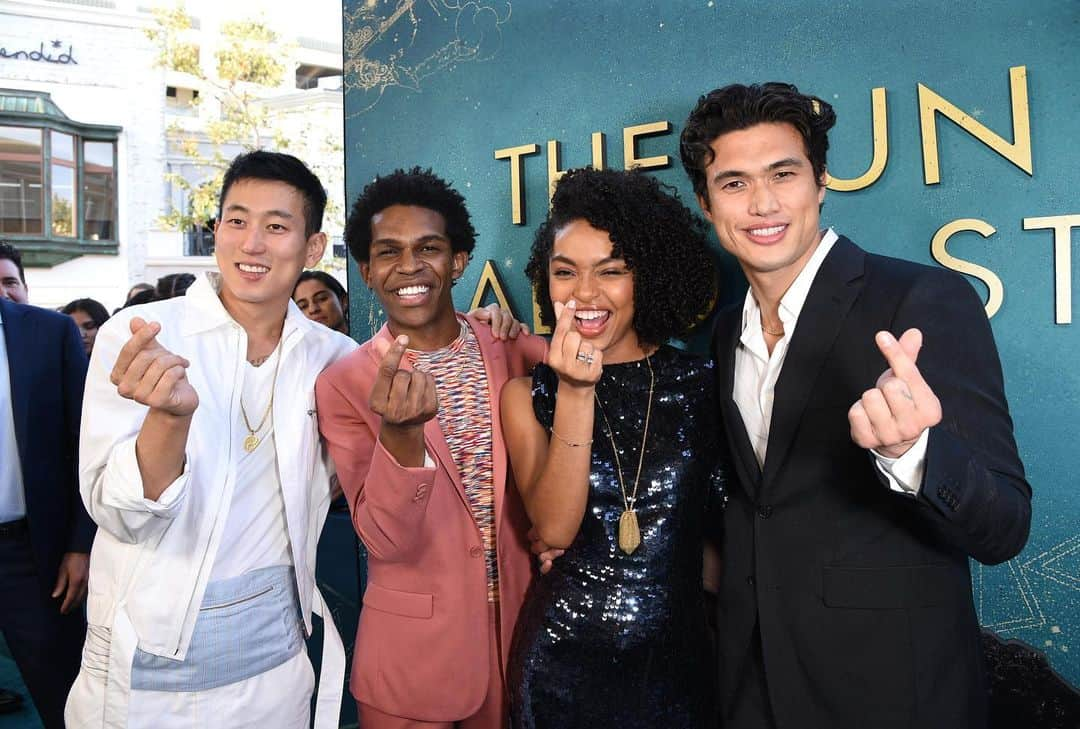 Warner Bros. Picturesさんのインスタグラム写真 - (Warner Bros. PicturesInstagram)「Making every moment count at #TheSunIsAlsoAStar World Premiere! Thanks to our families, friends, and fans for coming out in full force tonight...your love and support mean the world to us! ☀️⭐️」5月14日 15時31分 - wbpictures