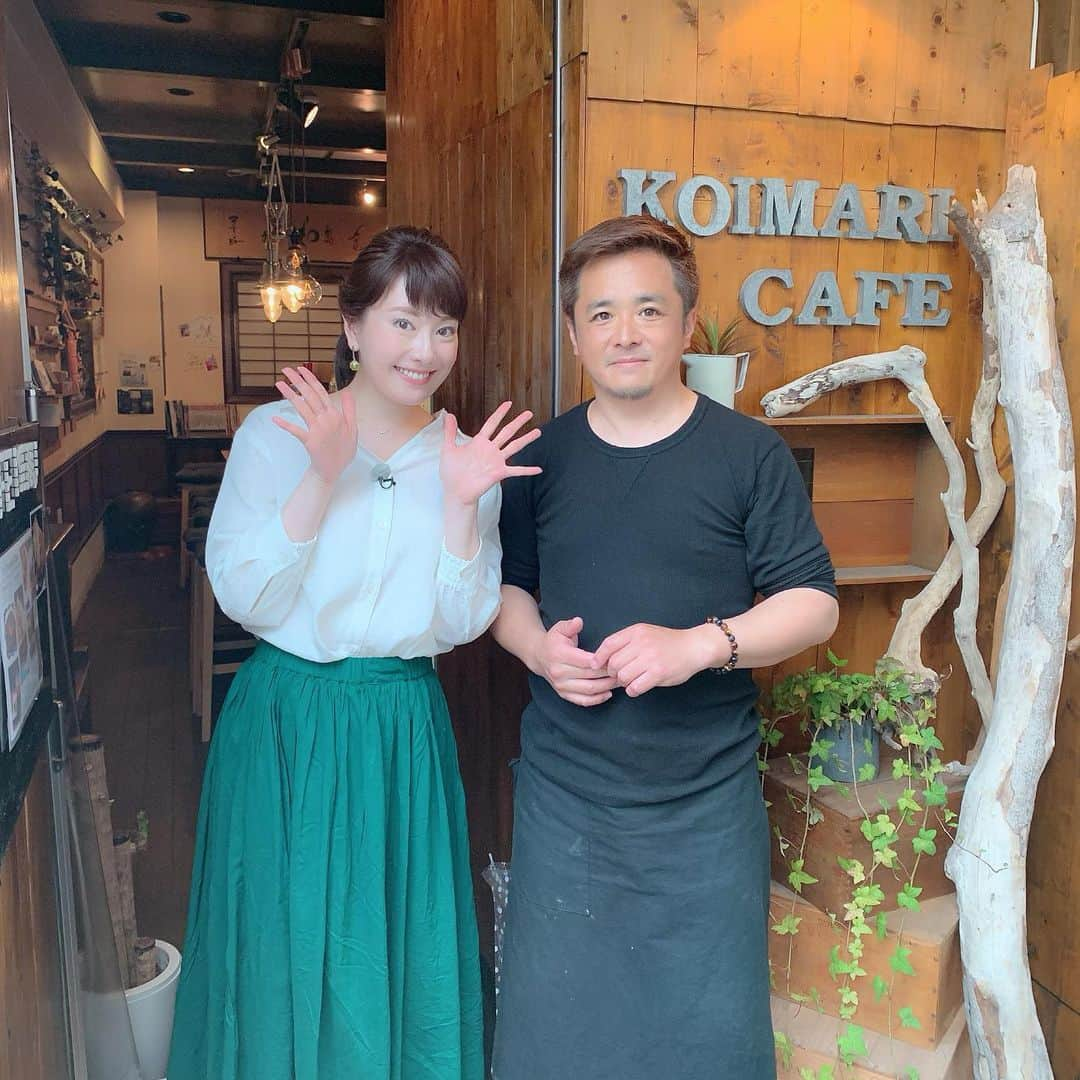 新垣泉子さんのインスタグラム写真 - (新垣泉子Instagram)「【路地裏の名店】  あなたが知らなかった『路地裏の世界』をお見せします。  つい見過ごしてしまうほどの細い路地！  踏み入れて良いものか迷う路地！  そんな路地を進んで行くと、そこには、知る人ぞ知る、ステキなお店がありました！！！ 『えっ？！この路地？！』 っていう路地ばかりで、私はなかなか見つけられませんでした(>_<) ほんとに良いお店ばかりで、  これは、ちょっと知ってるぜ感を出して自慢したいですッッッ！笑笑  今日の『ももち浜S特報ライブ』の『トク報リサーチ』のコーナーでお伝えします(^-^)☆ #路地裏の名店 #ももち浜s特報ライブ  #夕方4時50分から  #トク報リサーチ #路地裏 #路地  #知る人ぞ知る #本当は教えたくない #でも自慢したい #そんなお店ばかり  #どこか分かるかな #答え合わせは番組で」5月14日 15時46分 - motoko.arakaki