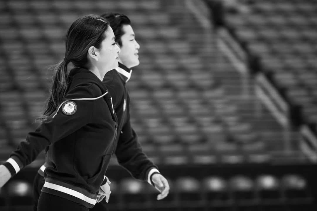 アレックス・シブタニさんのインスタグラム写真 - (アレックス・シブタニInstagram)「💨😉 #ShibSibs #SOI19 #StarsOnIce 📸: @sweatengine」5月15日 2時03分 - shibsibs