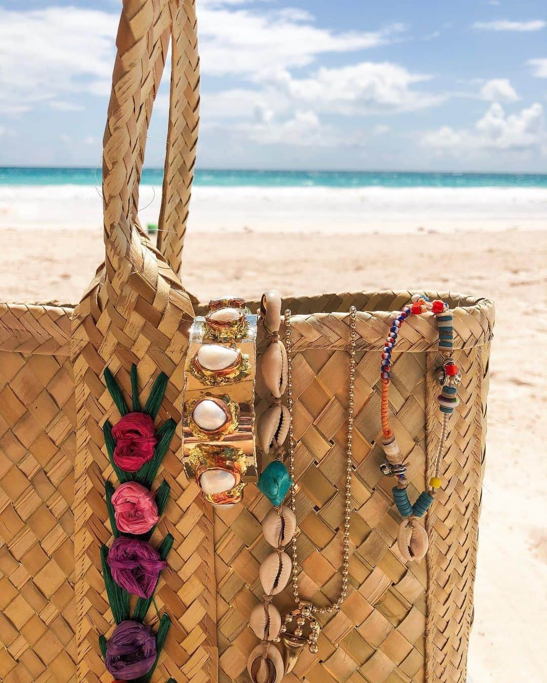 ダニジョーのインスタグラム：「jewels first, bikini second 🌊 tap to shop」