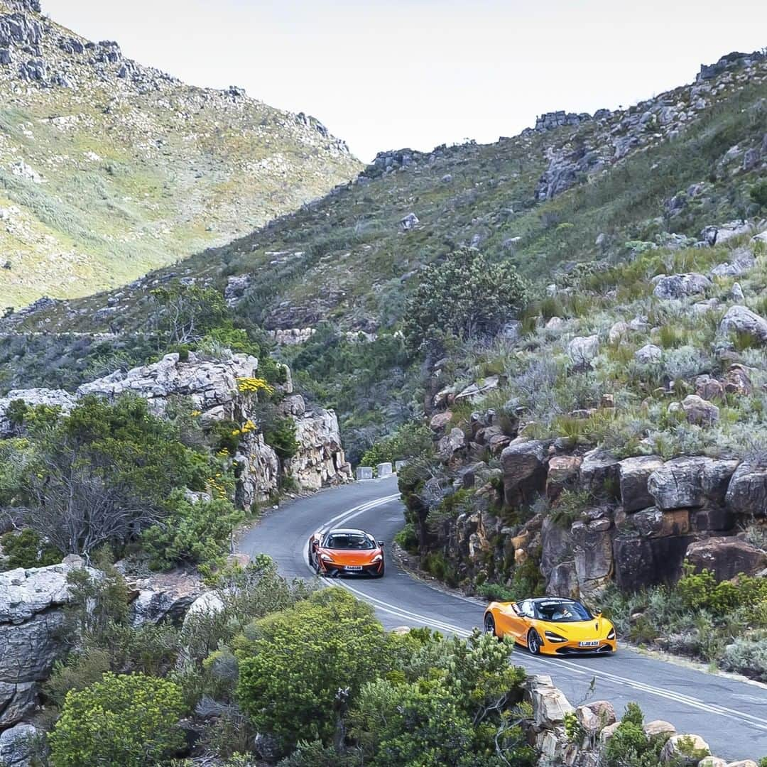 McLaren Automotiveさんのインスタグラム写真 - (McLaren AutomotiveInstagram)「The South Africa equivalent to the ‘Big Sur’, the road that makes up the Chapman’s Peak Drive was literally blasted through the side of the mountain and boasts 114 spectacular curves and unparalleled ocean views. #McLarenAdventures」5月15日 2時00分 - mclarenauto